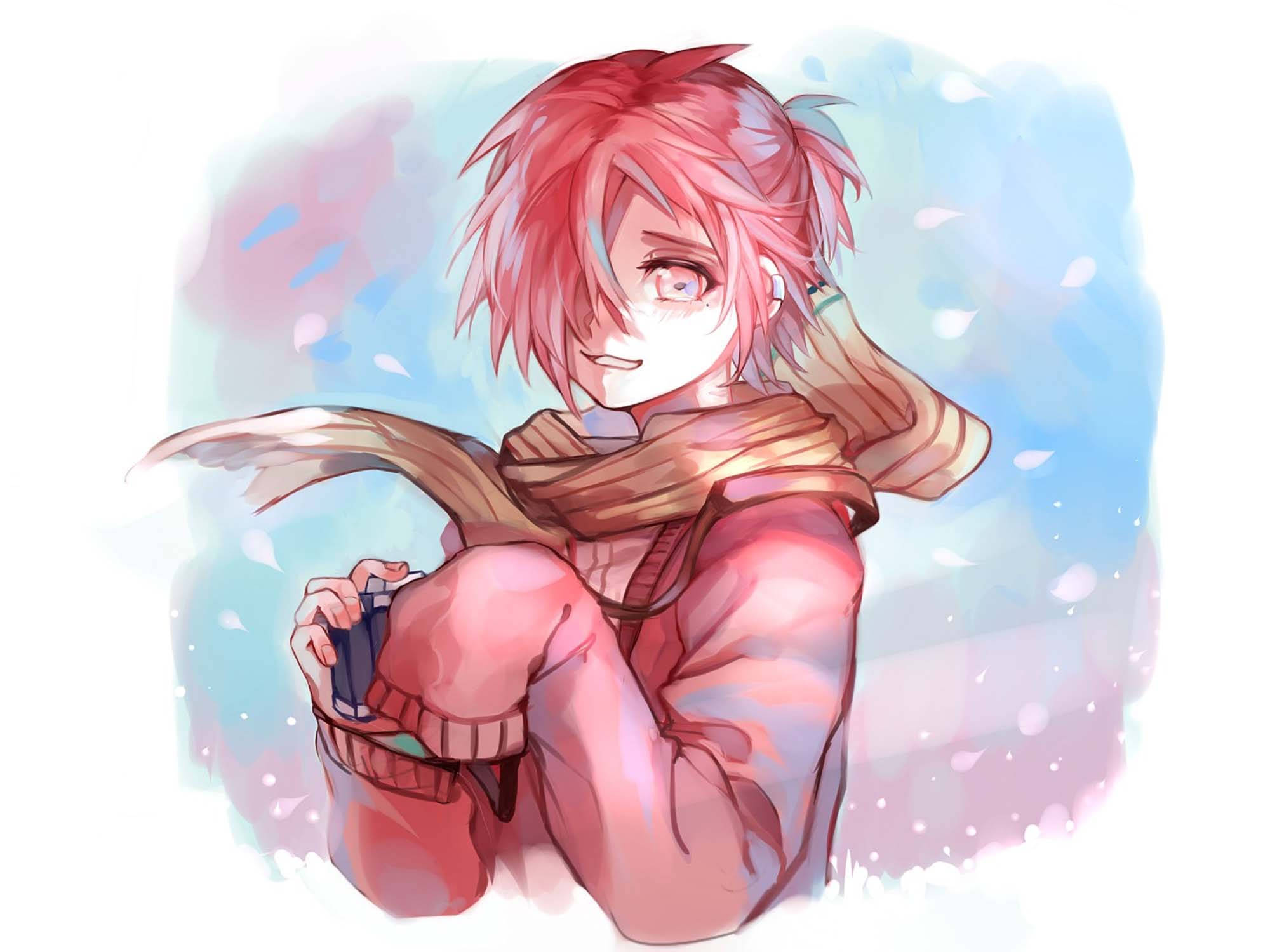 迷人三葉 Sousuke 壁紙 — 一個粉紅色頭髮的動漫女孩戴著圍巾，坐在柔和的藍色和粉紅色背景中，抱著一個瓶子，周圍有飄落的花瓣。