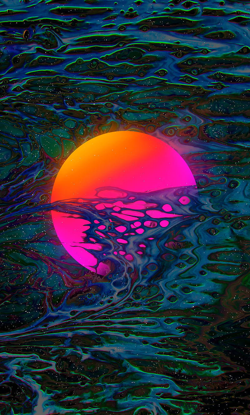 迷幻酷炫漸層月亮 壁紙 — 一個發光的粉紅色和橙色球體穿過帶有霓虹綠和深藍色色調的旋轉宇宙液體上升。