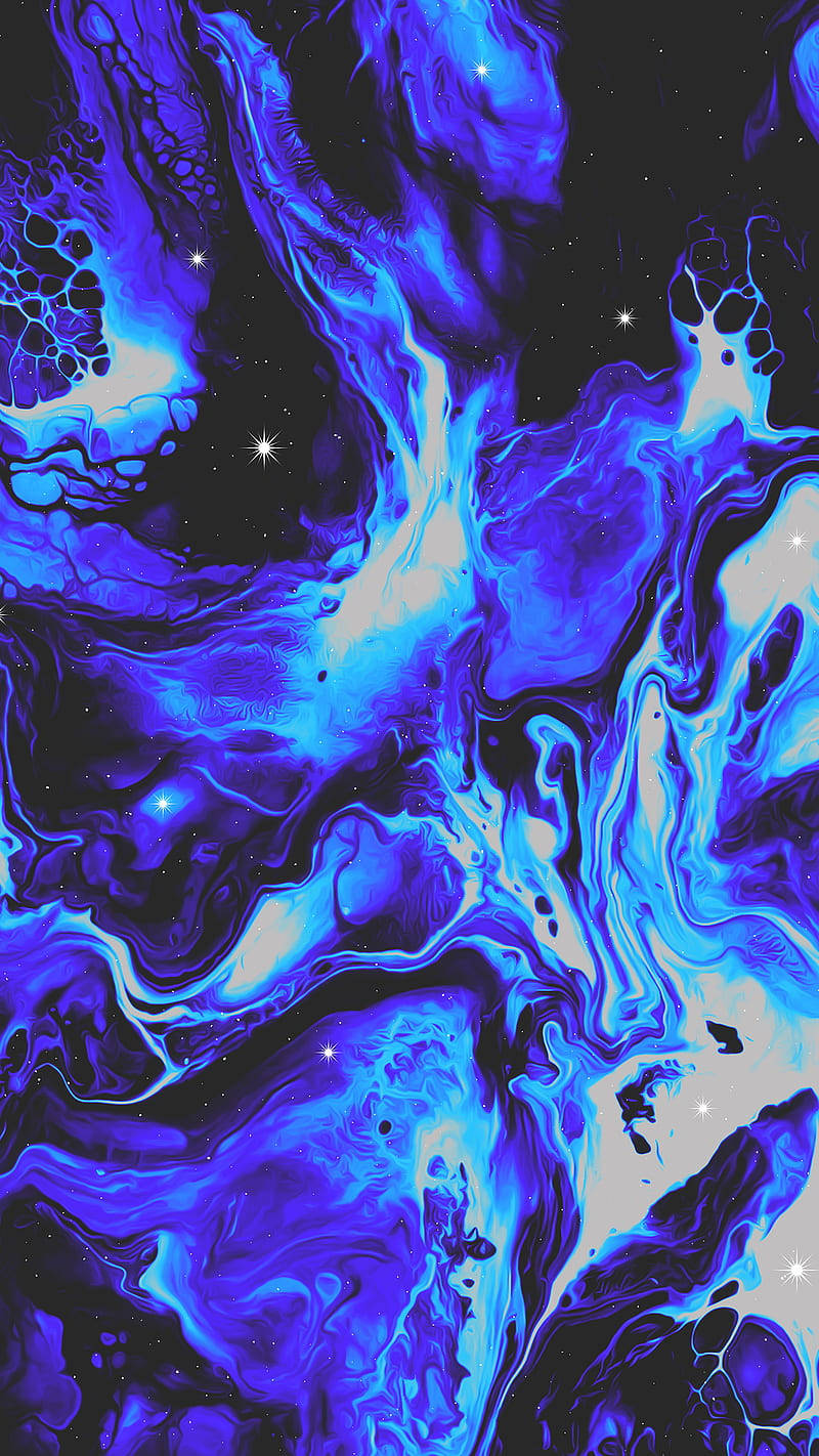 迷幻酷炫藍色油漆紋理 壁紙 — 充滿活力的藍白宇宙星雲在星光閃爍的黑色背景上旋轉，帶有發光的天體點綴。