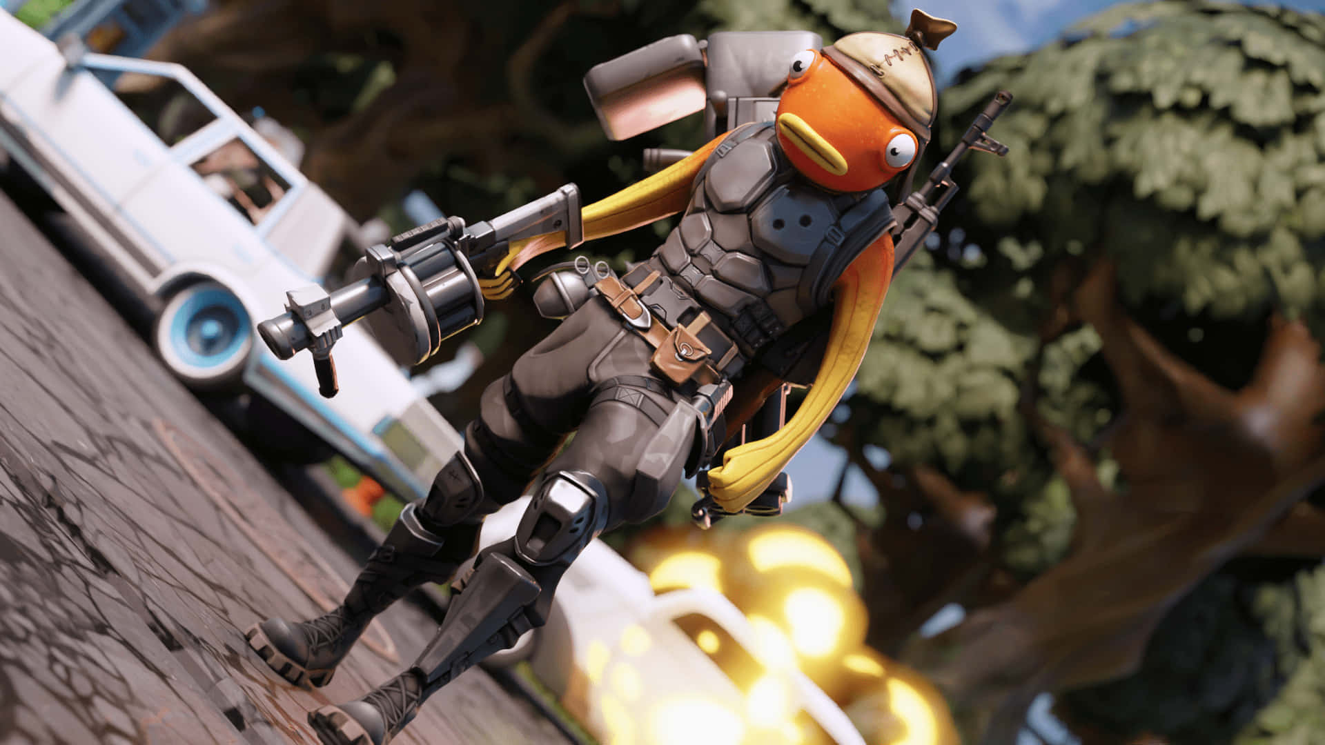 追蹤《Fortnite》最新熱潮，穿上Fishstick皮膚！ 壁紙 — 一個卡通橙色魚角色穿著戰術裝備跳過屋頂，下方有武器發射火花。