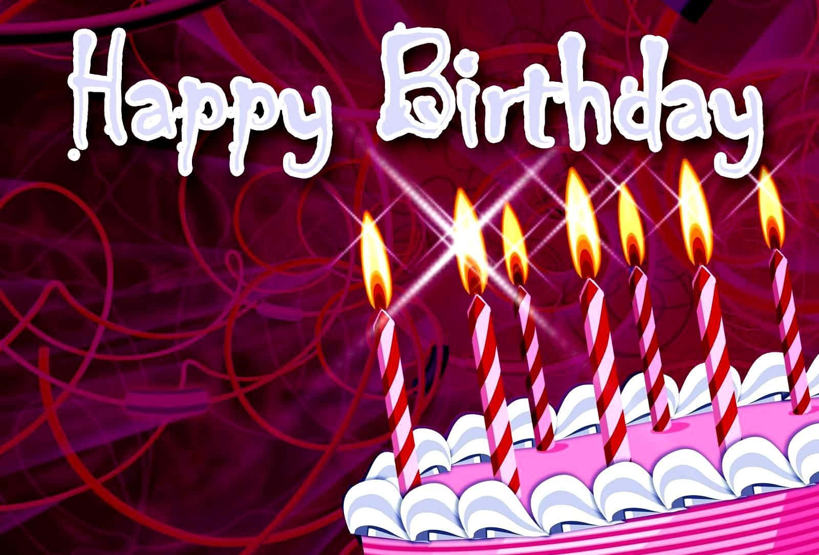送你一份生日祝福！ 壁紙 — 一個節日生日蛋糕，帶有紅色和白色條紋的蠟燭，在旋轉的紫色背景上閃耀。