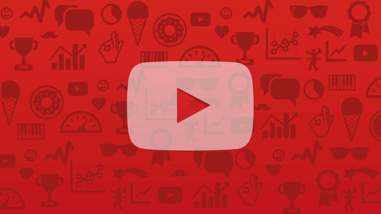 YouTube 標誌，背景為社交媒體和內容圖示圖案。