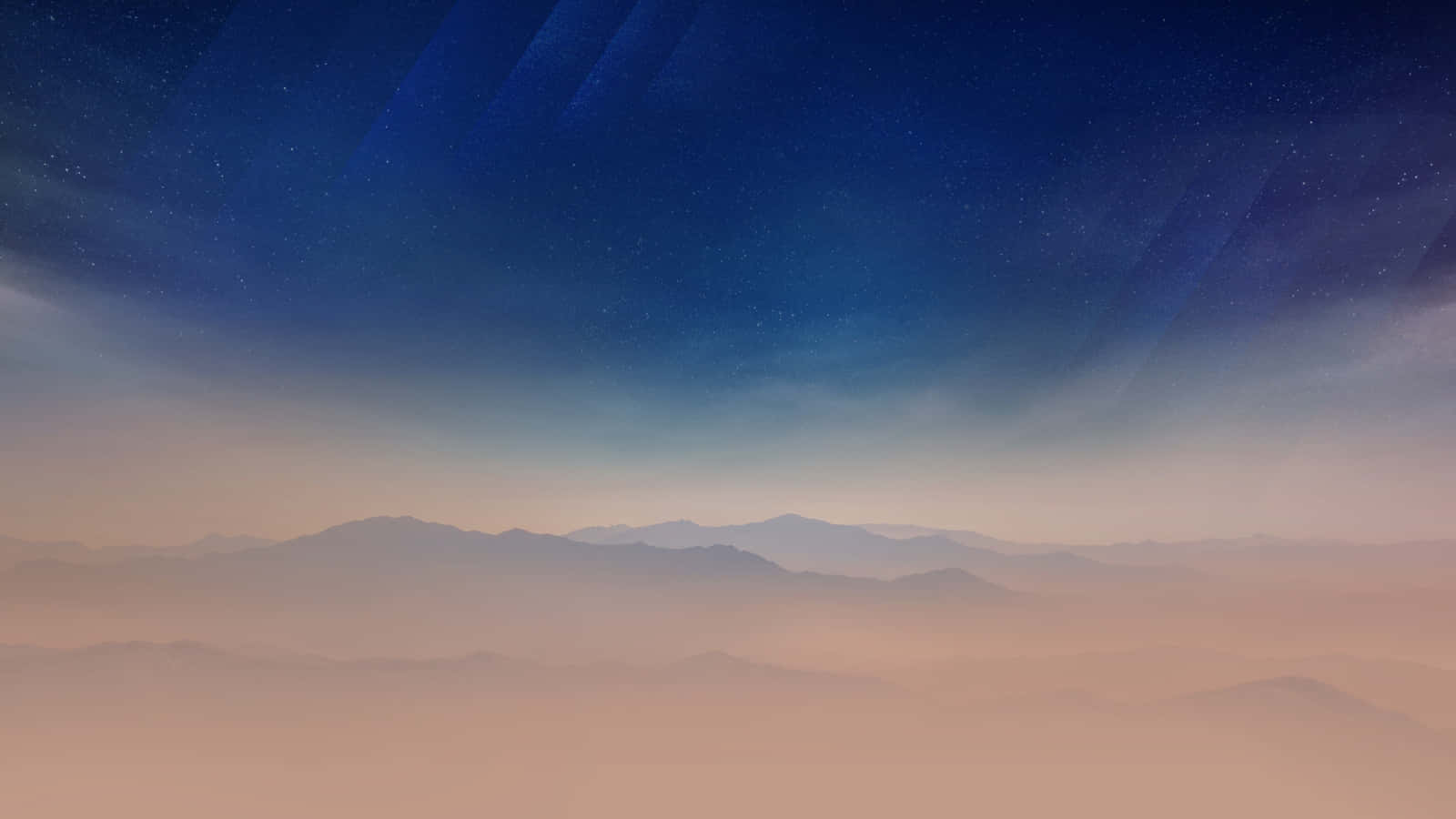 透過 Samsung Dex 將您的 Samsung Galaxy 與世界連接 壁紙 — 繁星點點的夜空，極光拱形橫跨層層山脈，籠罩在柔和蜜桃色與藍色薄霧中。