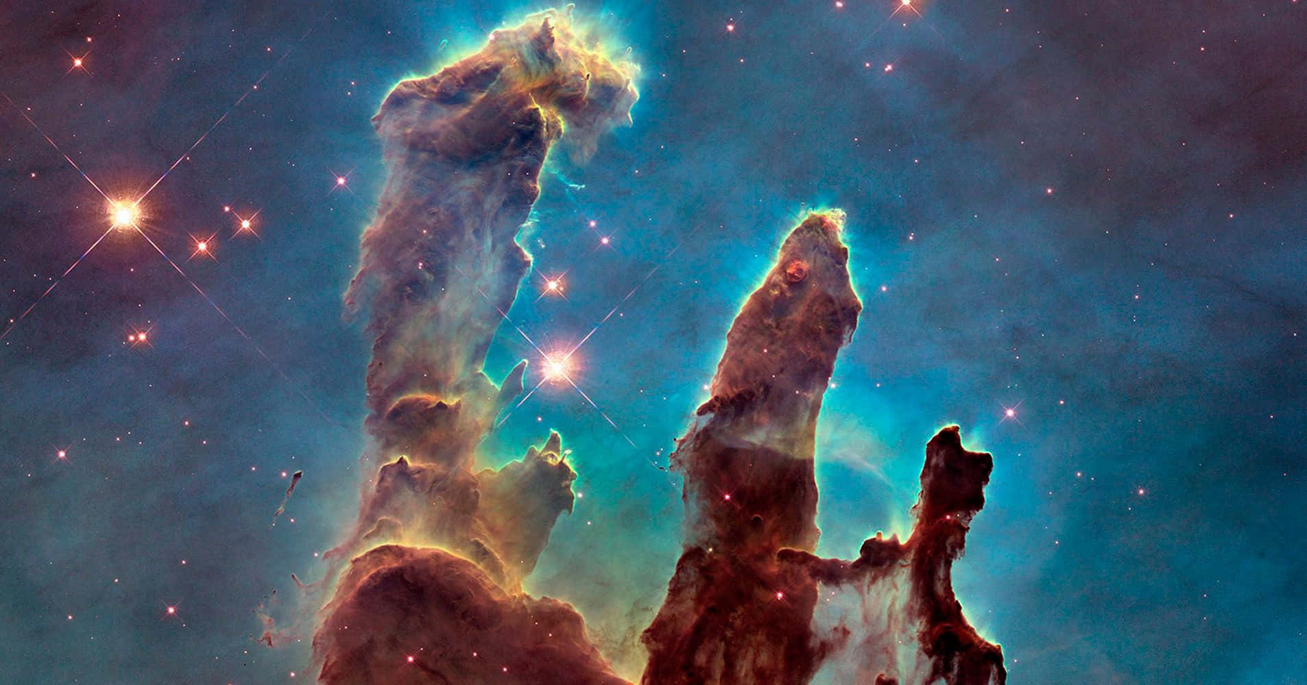 在充滿活力的星雲中的宇宙柱，伴隨著閃爍的星星和深藍色宇宙塵埃。