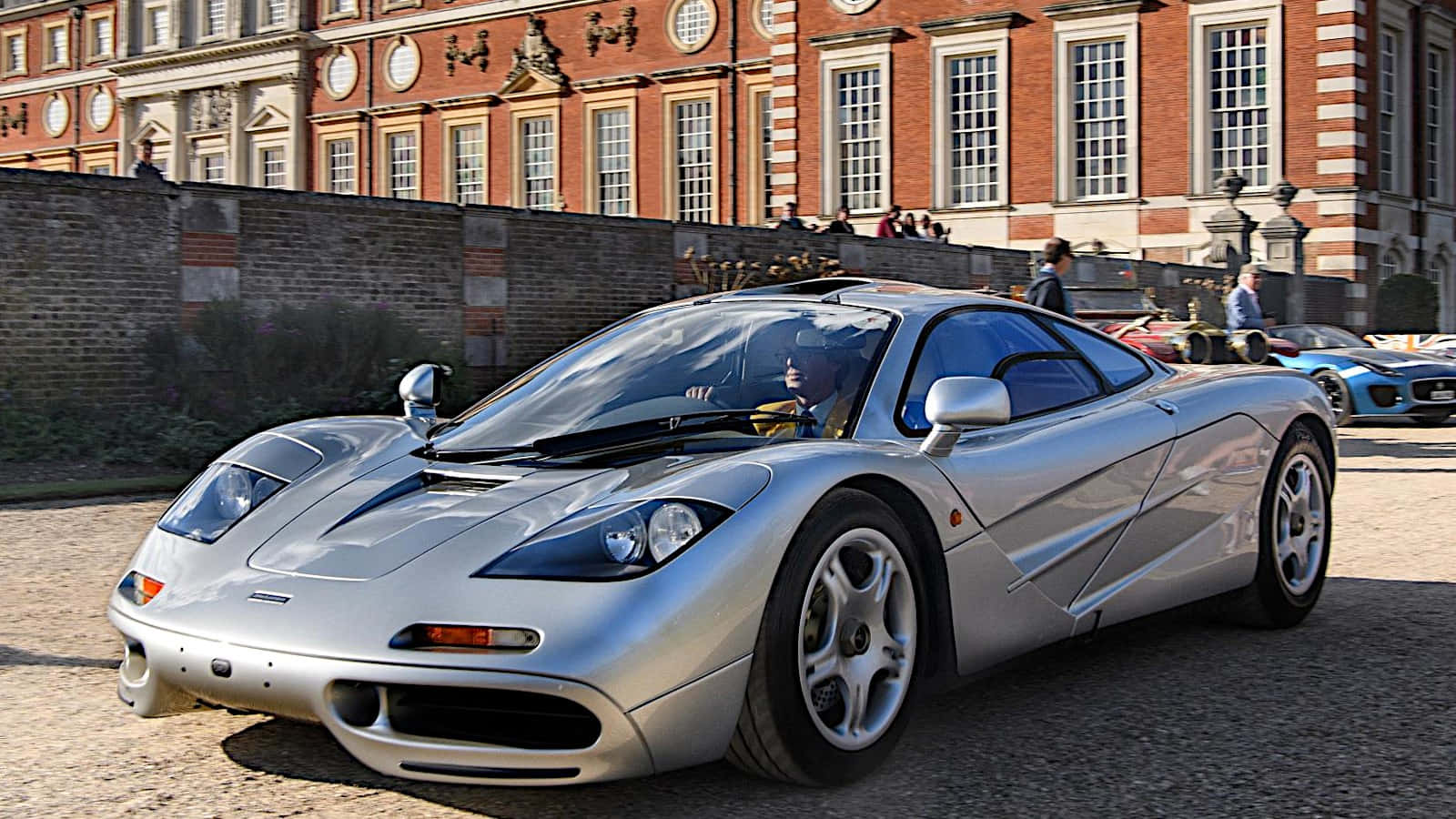 速度與獨特性：McLaren 壁紙