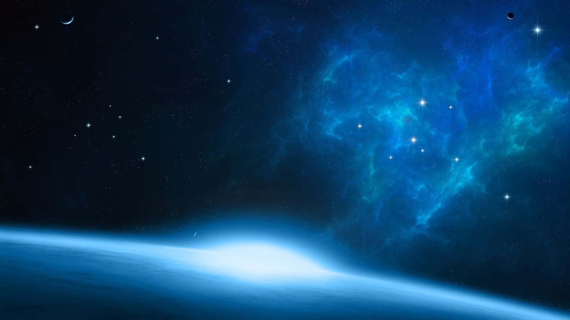 進入令人著迷的藍色宇宙 壁紙 — 在黑暗的宇宙天空下，一個發光的藍色星雲和恆星在彎曲的行星地平線之上的壯麗景色。