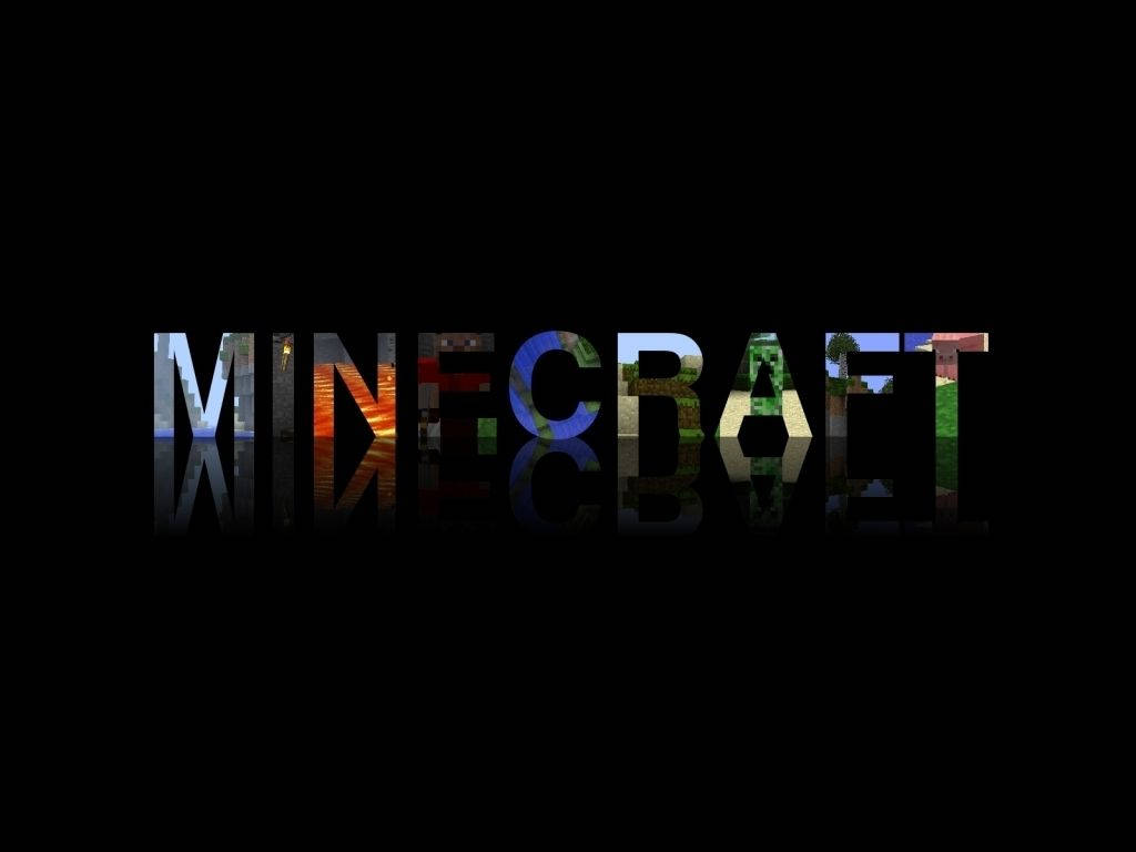 遊戲內場景Minecraft標誌 壁紙 — 黑色背景上，以方塊字體呈現的「Minecraft」字樣，字體內部充滿遊戲場景和倒影。