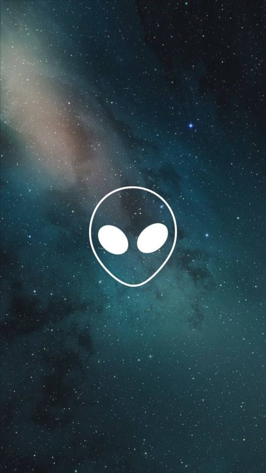在星空宇宙場景中的一個簡單白色外星人臉部輪廓。