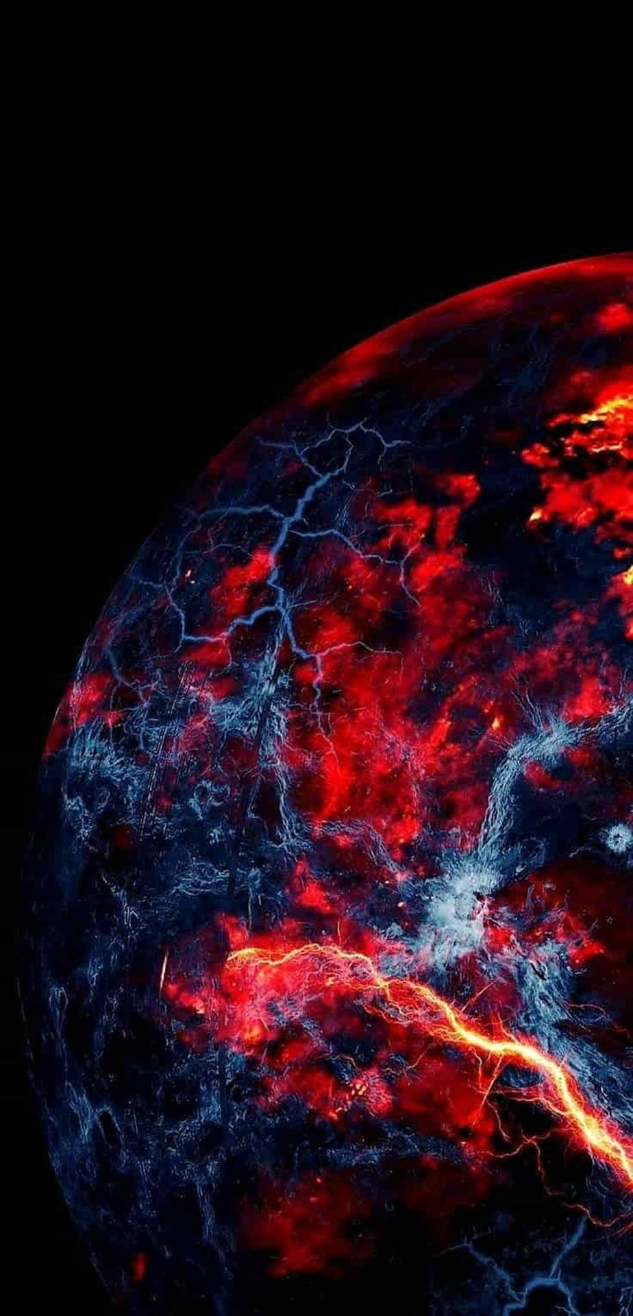 一顆紅色行星，表面有藍色閃電在太空中噼啪作響。