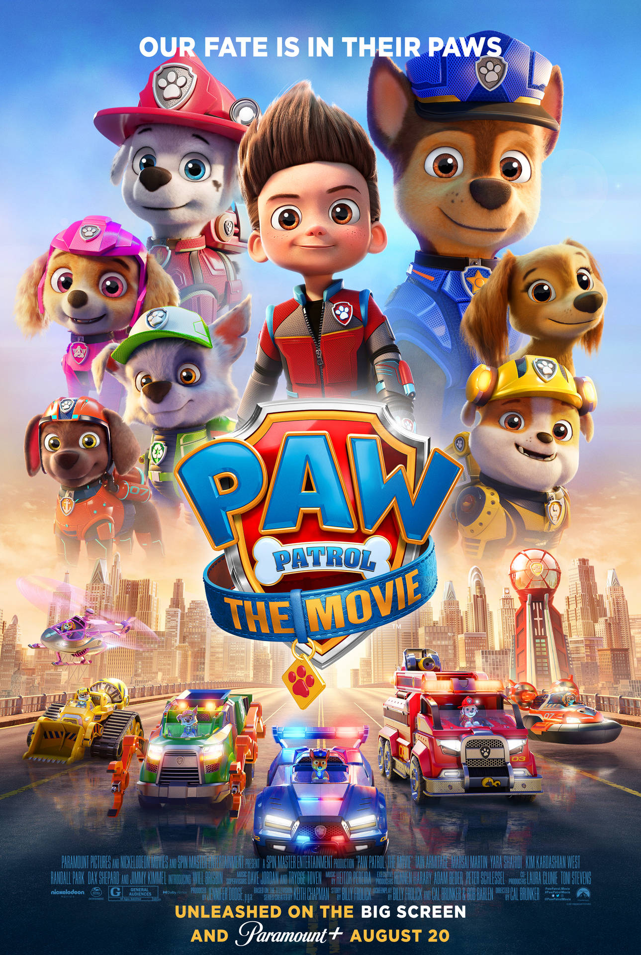 Paw Patrol 電影海報，日落時分的城市中有角色和車輛。