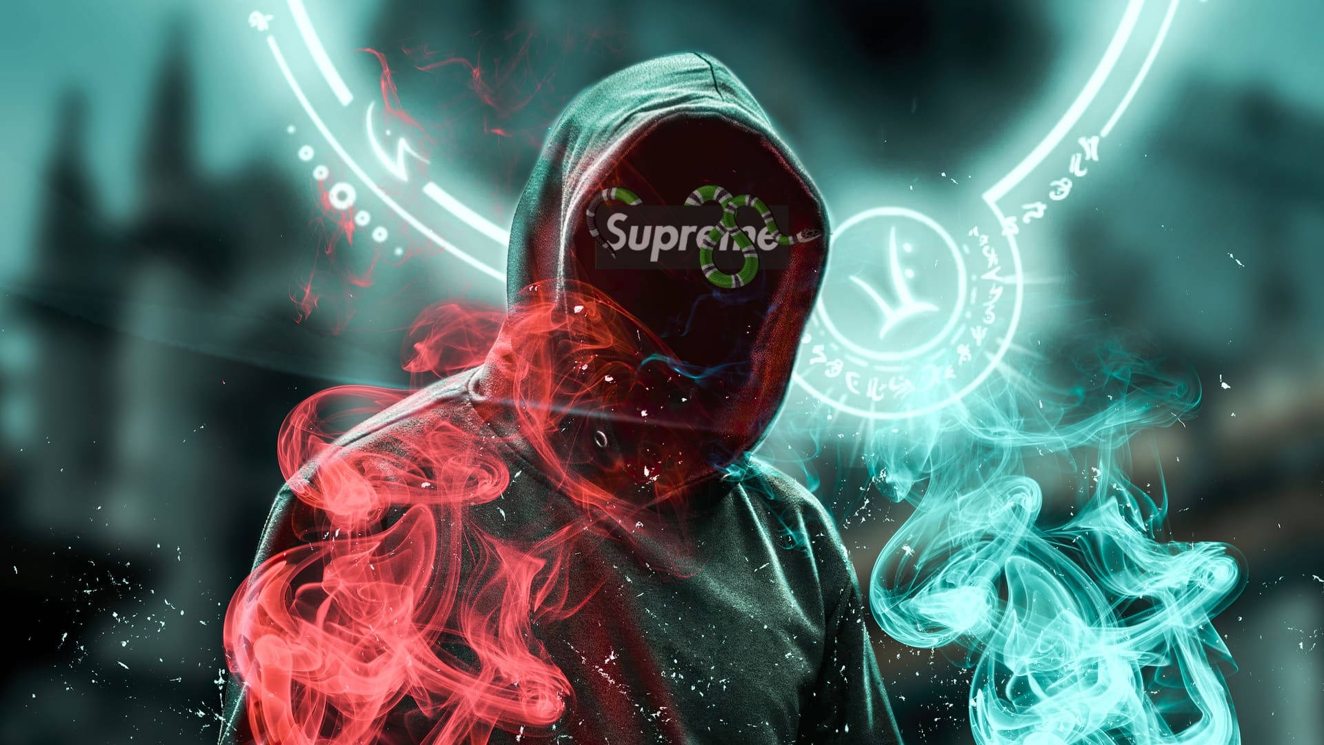 酷炫Supreme紅綠配色連帽衫 壁紙 — 一個戴著 Supreme 面具的連帽人物，被旋轉的紅色和青色能量包圍，背景是發光的未來風格。