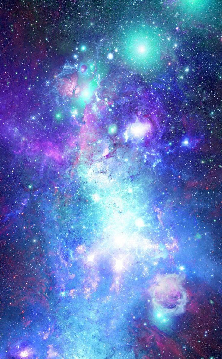充滿活力的宇宙星雲，帶有發光的星星和旋轉的紫色、藍色、粉紅色雲層。
