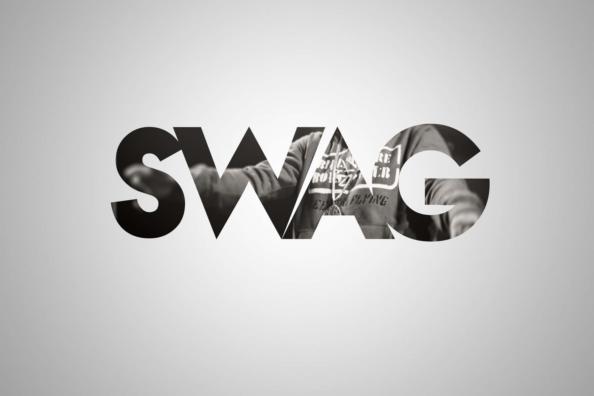 粗體字母SWAG，字母內含人物圖像。