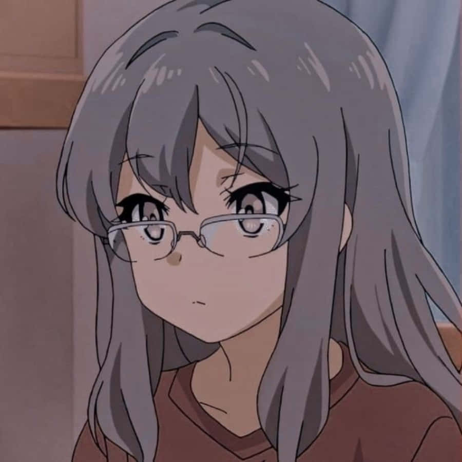 「釋放你的動漫潛能！」 壁紙 — 一個動漫女孩的近距離特寫，長著灰色長髮和戴眼鏡，微微向下看，表情中性。