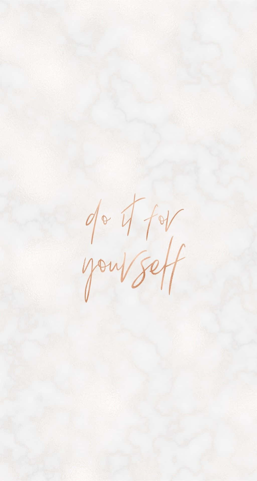 玫瑰金色大理石背景上的勵志名言 do it for yourself