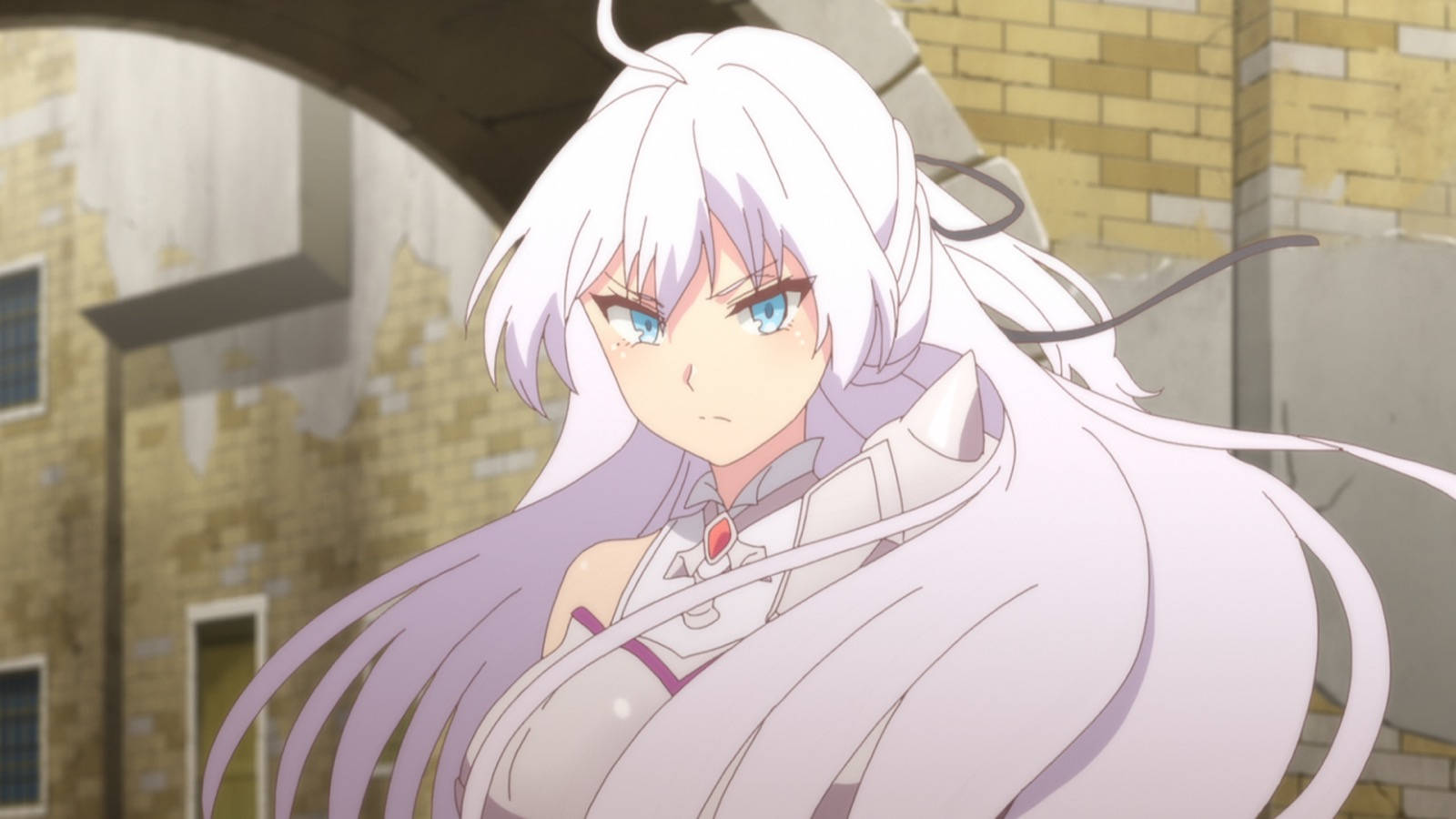 《重啟療癒師》庫蕾哈銀髮 壁紙 — 一個意志堅定的動漫女孩，白髮藍眼，站在廢墟中的磚砌建築裡，穿著未來主義的白色服裝。