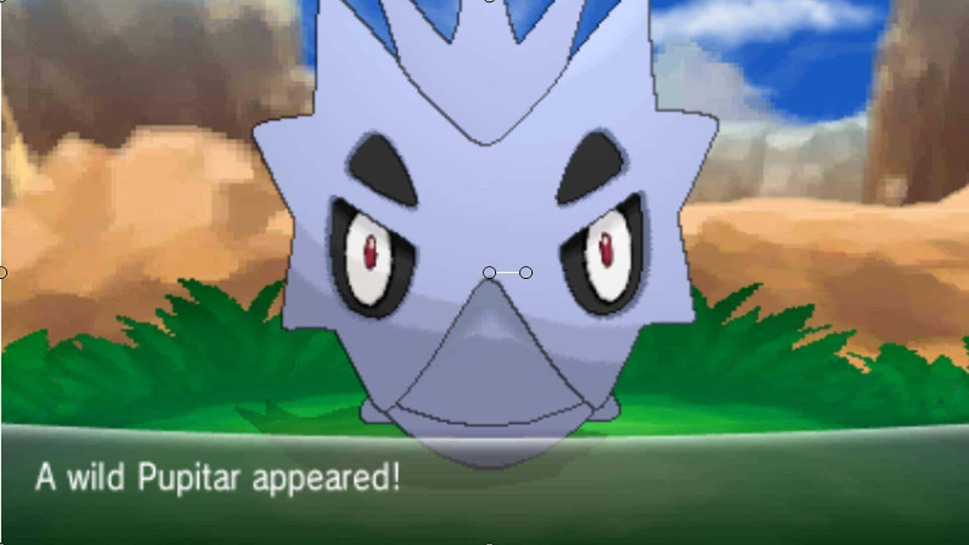 Pupitar 出現在 Pokémon 遊戲中，有岩石地形和綠草。