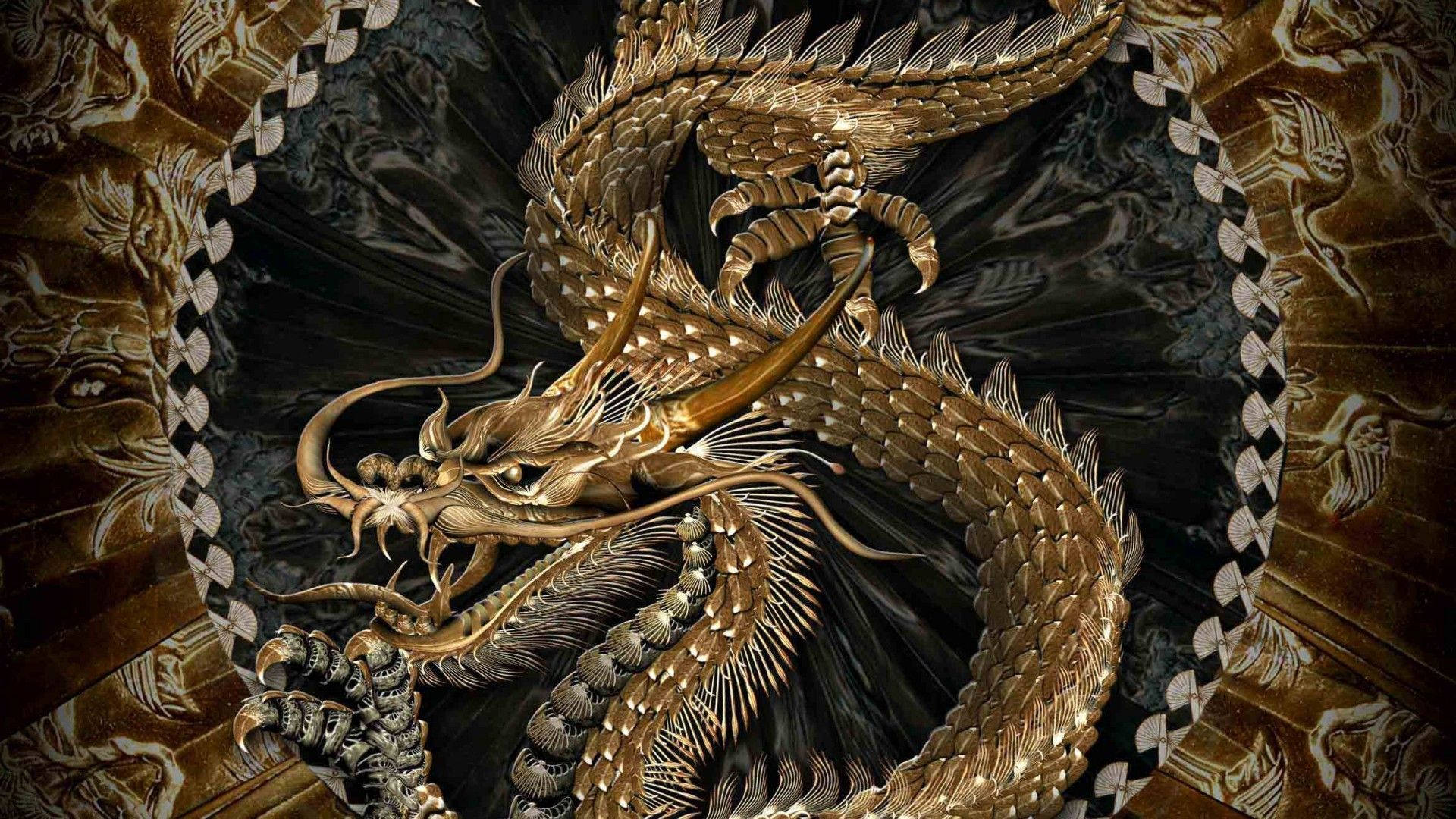 金箔日式龍 壁紙 — 一條雄偉的金龍在帶有複雜圖案的深色華麗背景上動態盤繞。