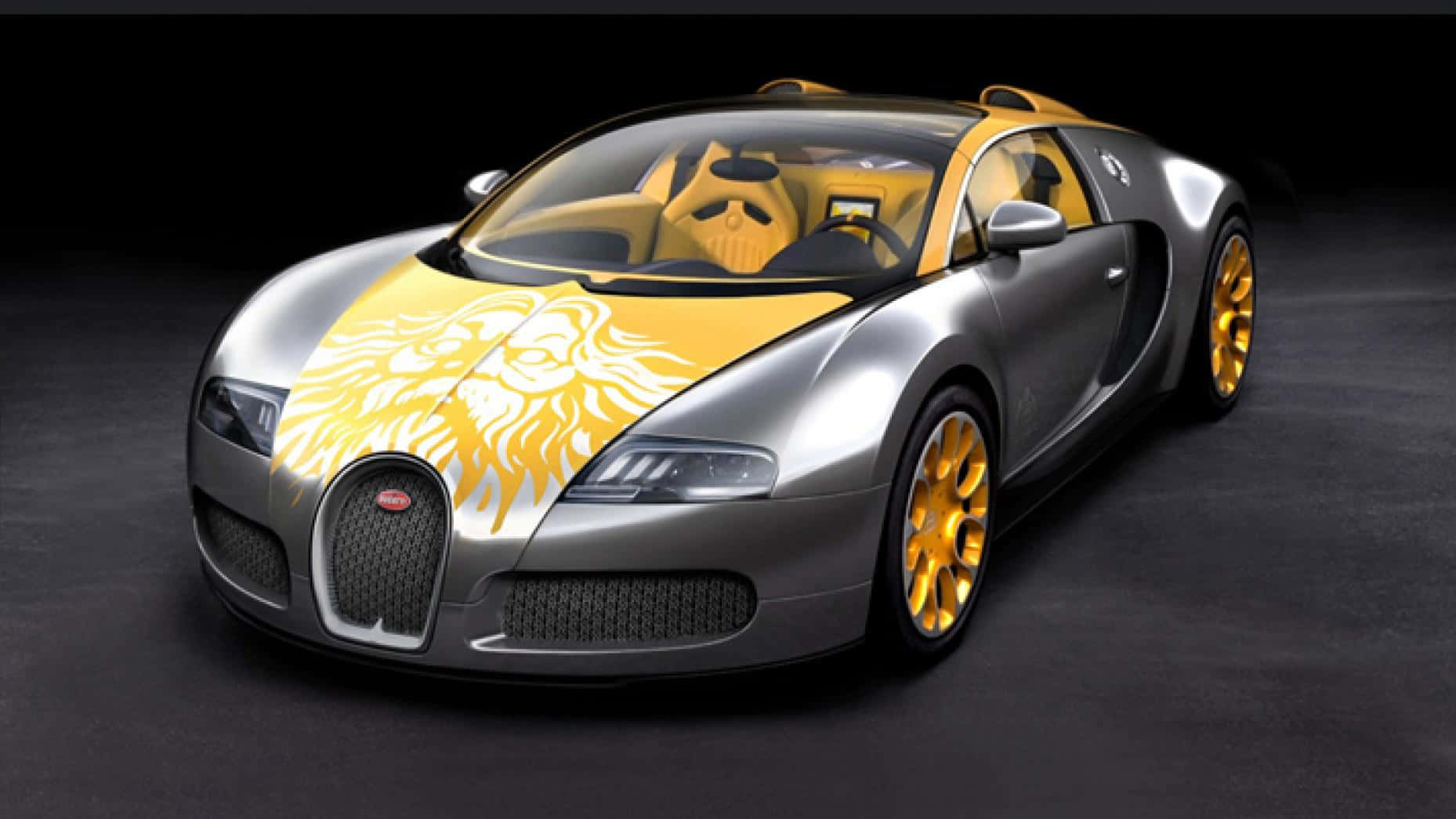 銀色Bugatti跑車，帶有黃色獅子貼紙和金色輪圈，在攝影棚環境中。