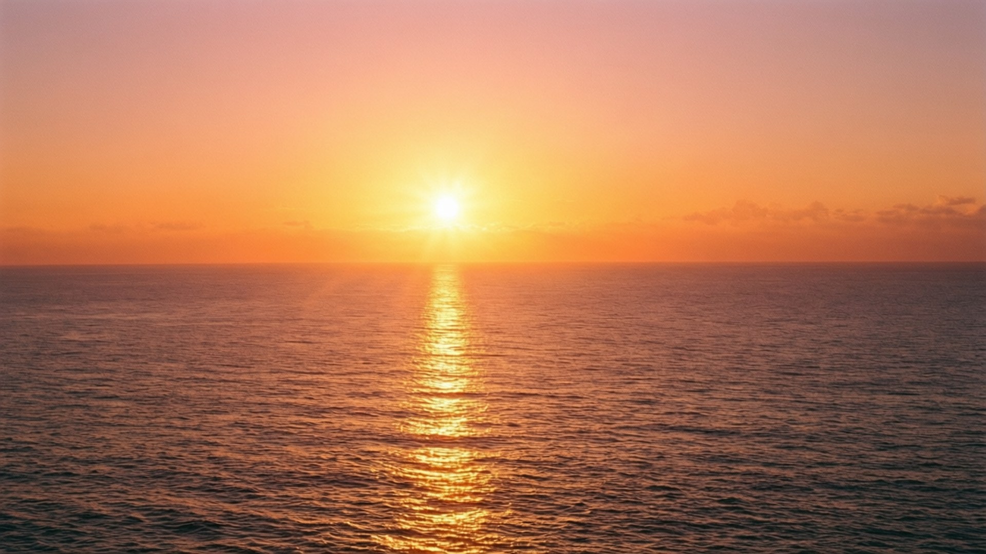 海上日落，水面有金色倒影
