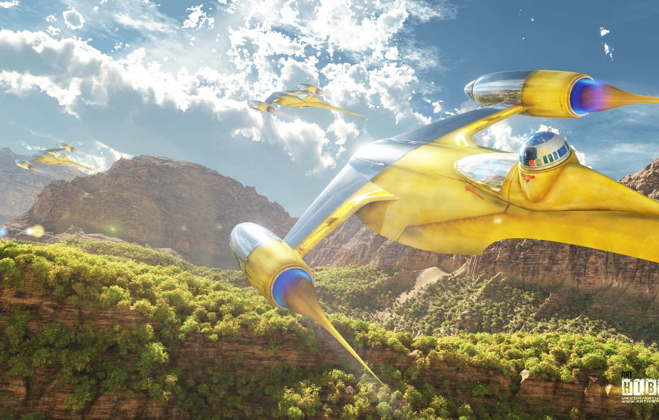 Naboo 桌布 壁紙 — 金色未來太空船在晴朗藍天和蓬鬆白雲下翱翔於茂密峽谷之上。