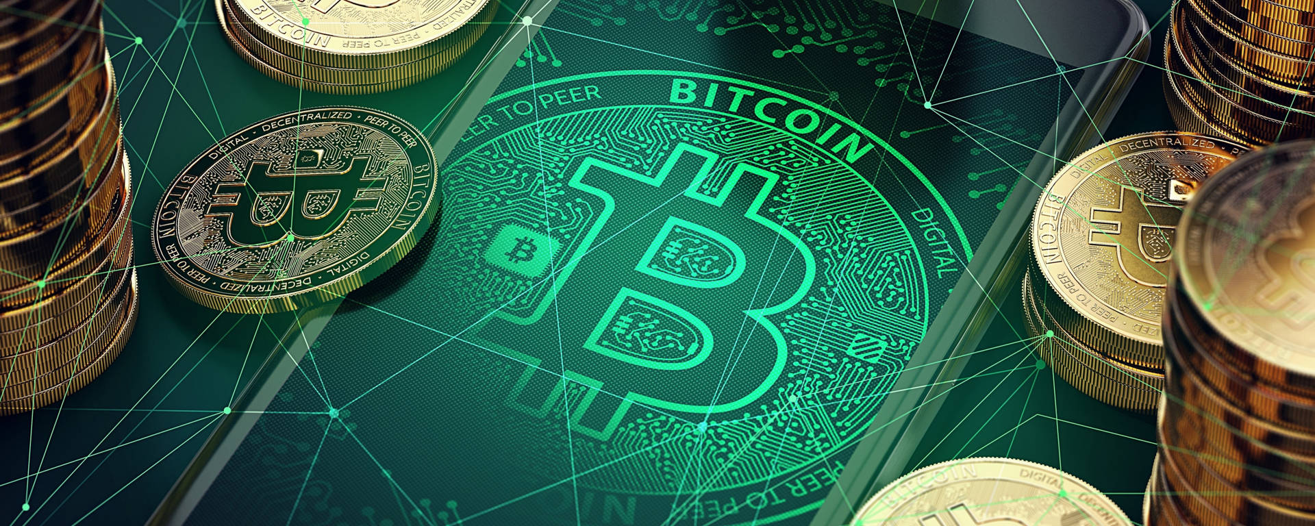 一堆堆金色比特幣硬幣圍繞著電路板上發光的數碼比特幣標誌。 — 比特幣 壁紙