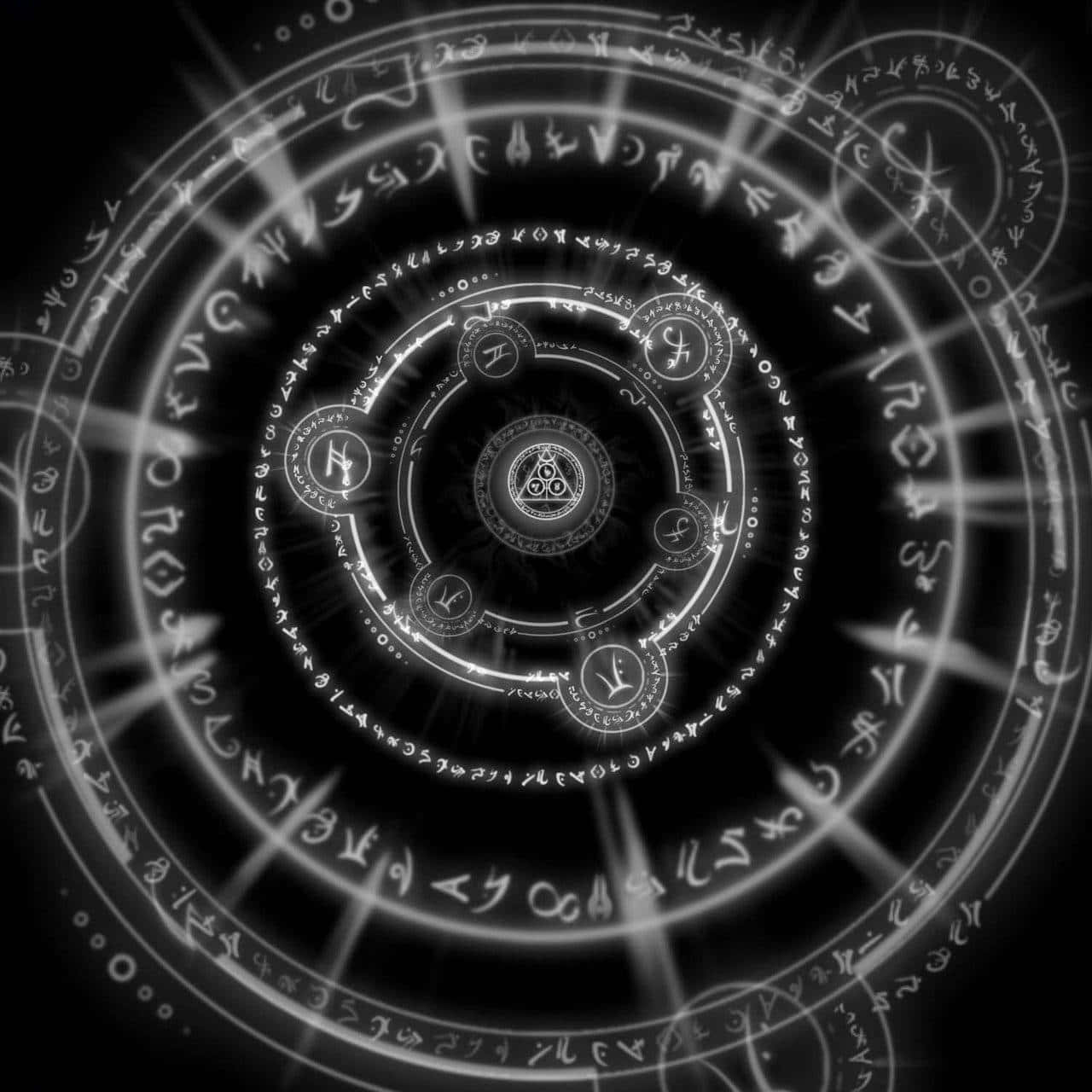 金色神秘煉金術符號 壁紙 — 一個發光的神秘圓形印章，帶有複雜的符文和符號，在黑暗背景下散發光芒。