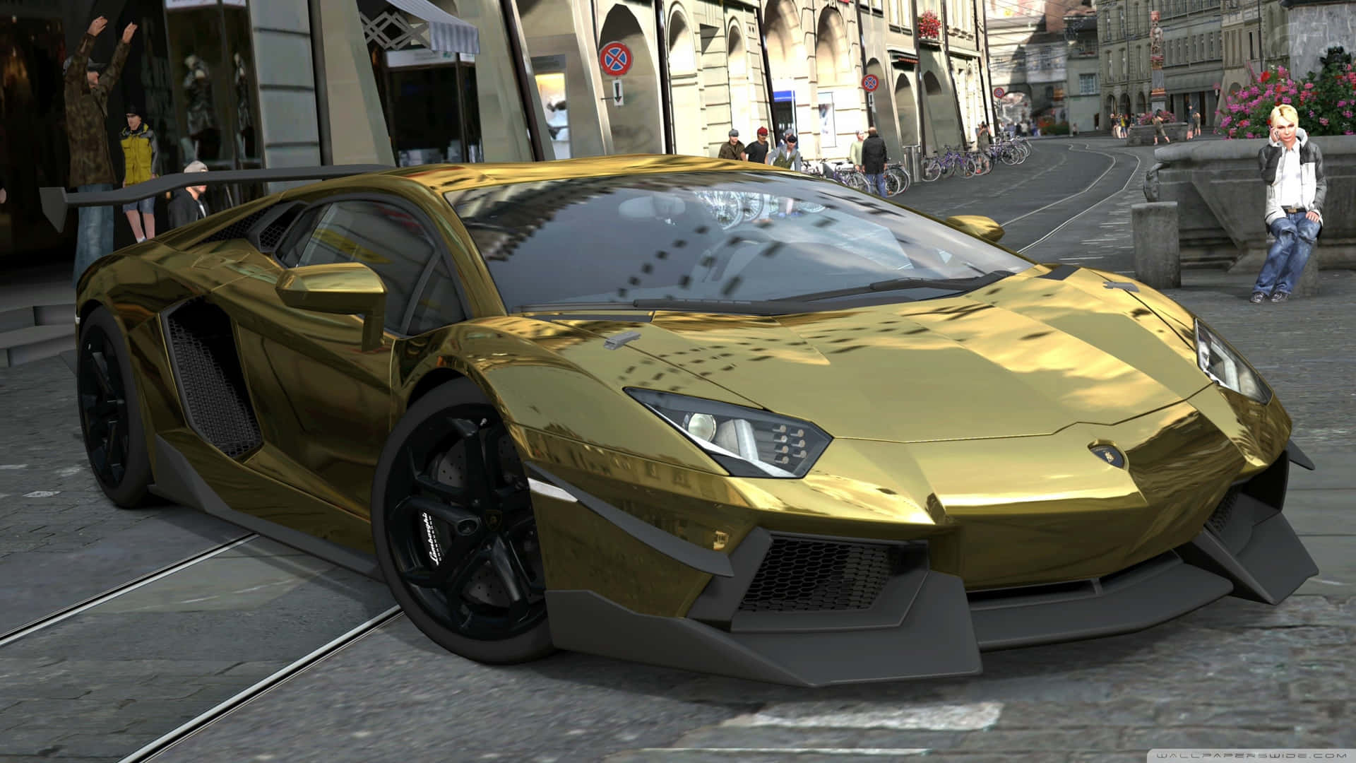 城市街道上的金色林寶堅尼Aventador，有行人和建築物。