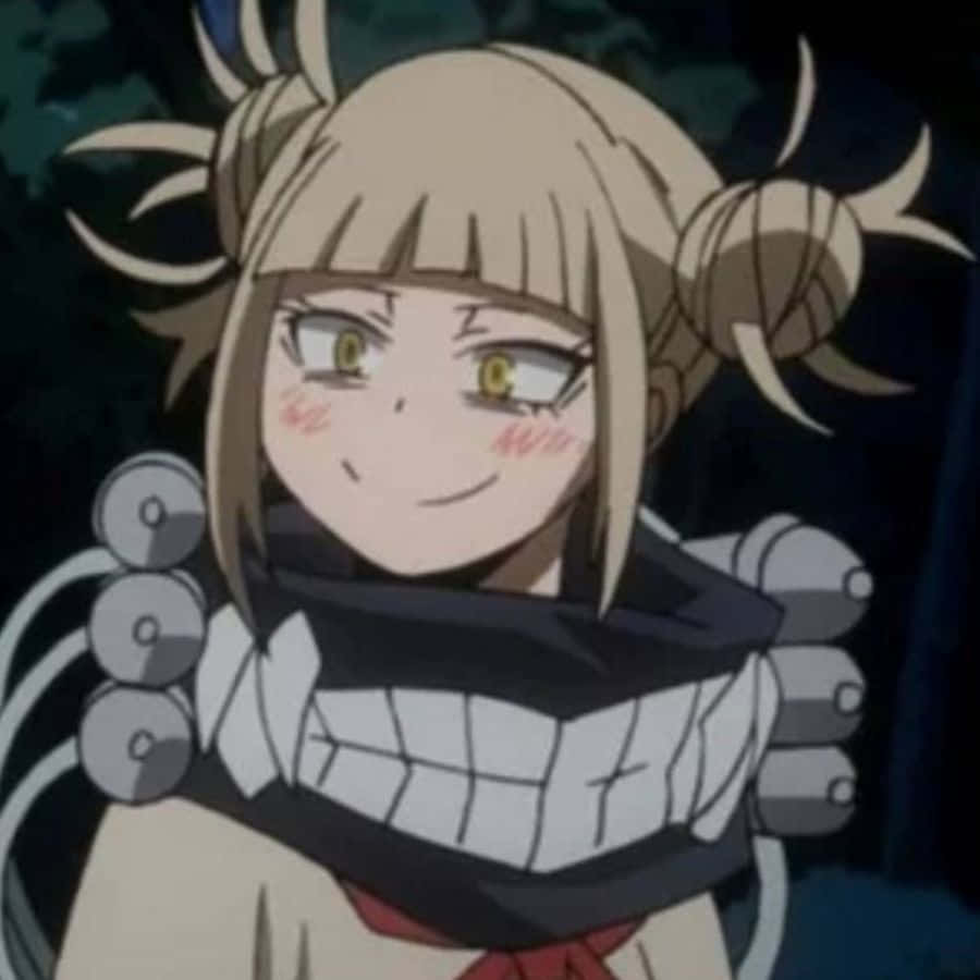 Toga 桌布 壁紙 — 金髮雙馬尾的動漫女孩，機械手臂，在黑暗背景下自信微笑。