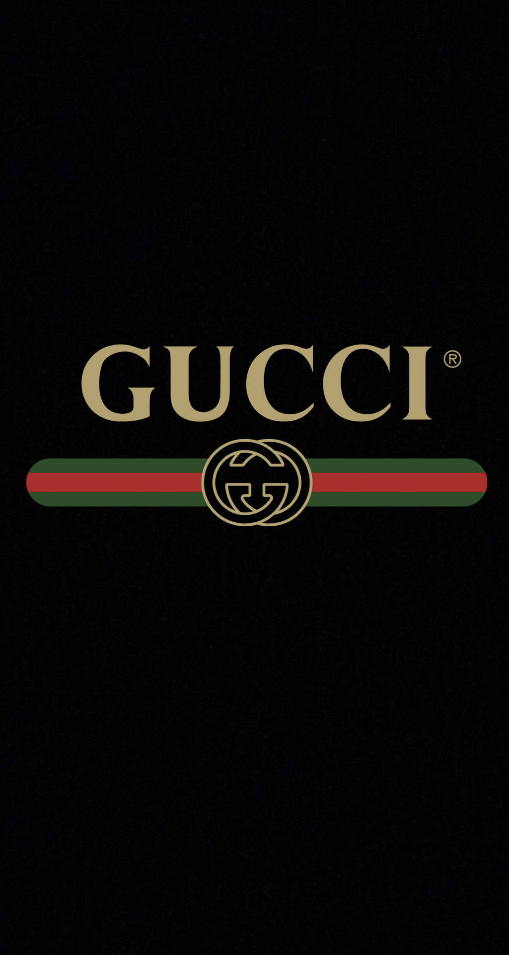 金色文字及紅綠條紋的Gucci標誌，黑色背景。