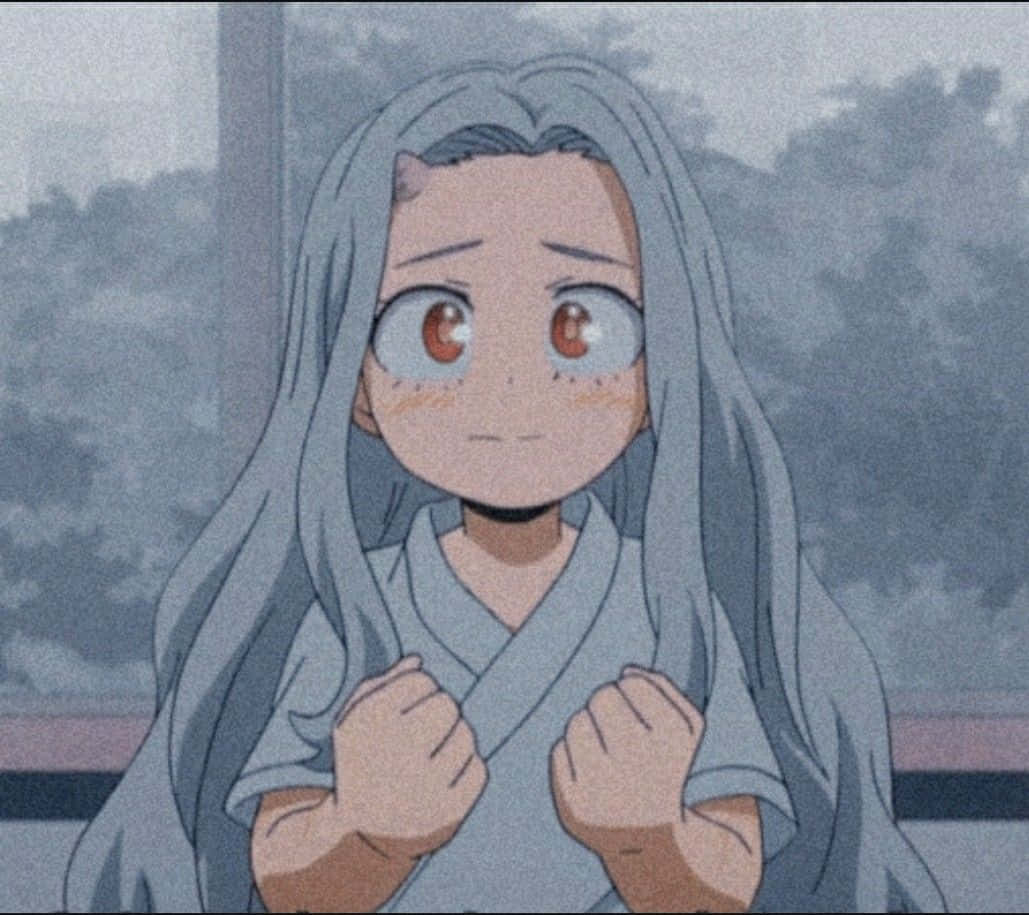 銀色長髮和紅色眼睛的動漫女孩，以堅定的表情握緊拳頭。