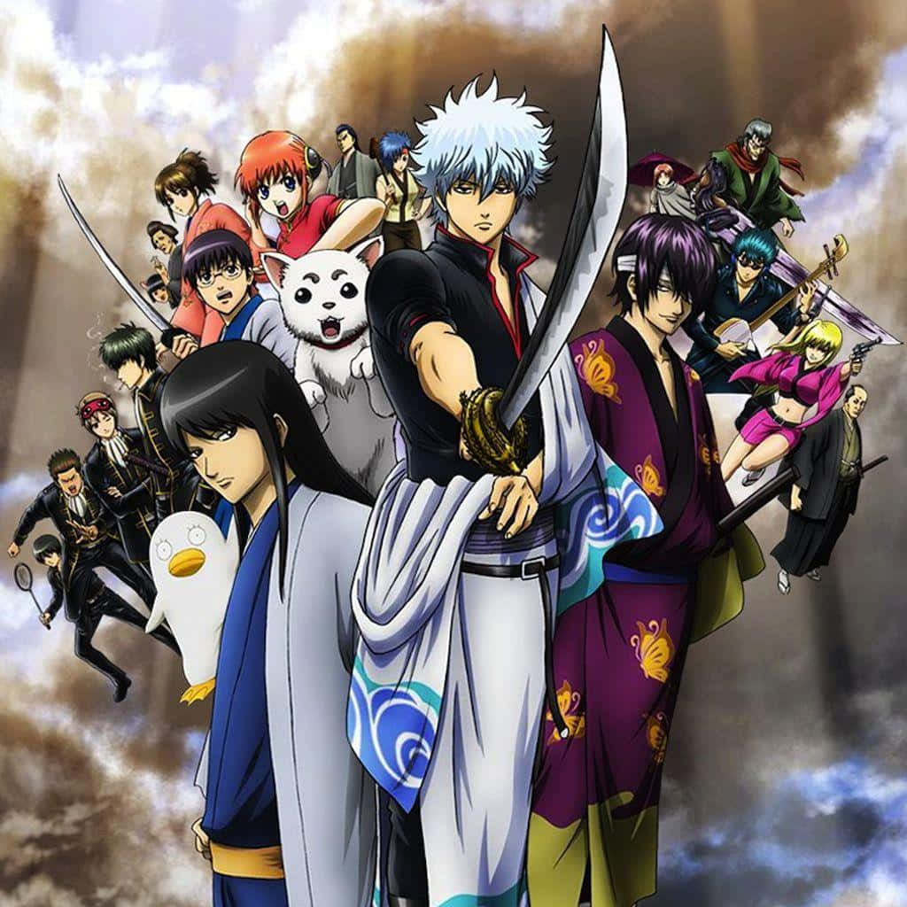 銀魂動畫中的狂野武士 壁紙 — 一個動態的動漫武士和同伴群體，帶著劍和寵物，背景是暴風雨的天空。