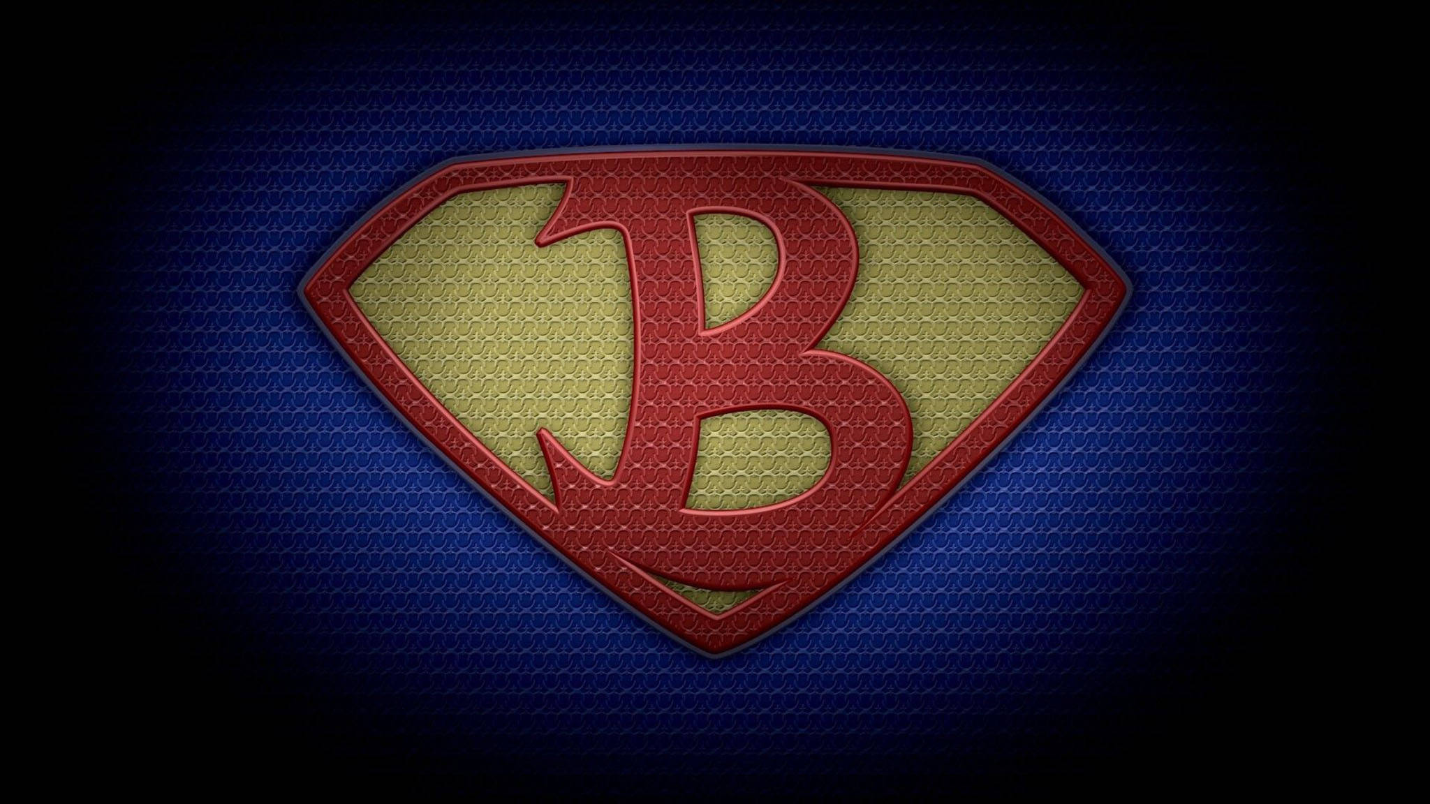 鋼鐵字母B標誌 壁紙 — 一個大膽的紅色和金色「B」標誌，以超人盾牌形狀，在帶有紋理的藍色布料背景上發光。