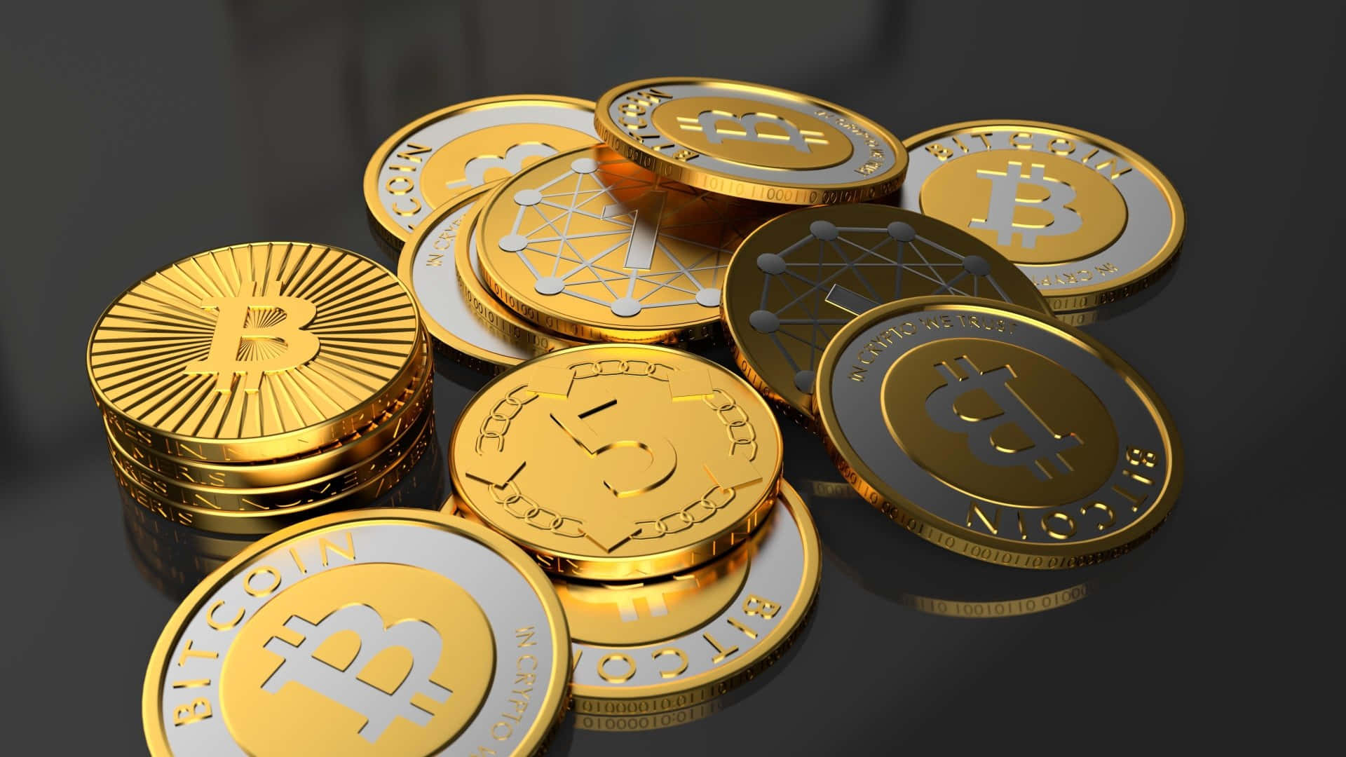 深色反光表面上的金色比特幣硬幣堆。