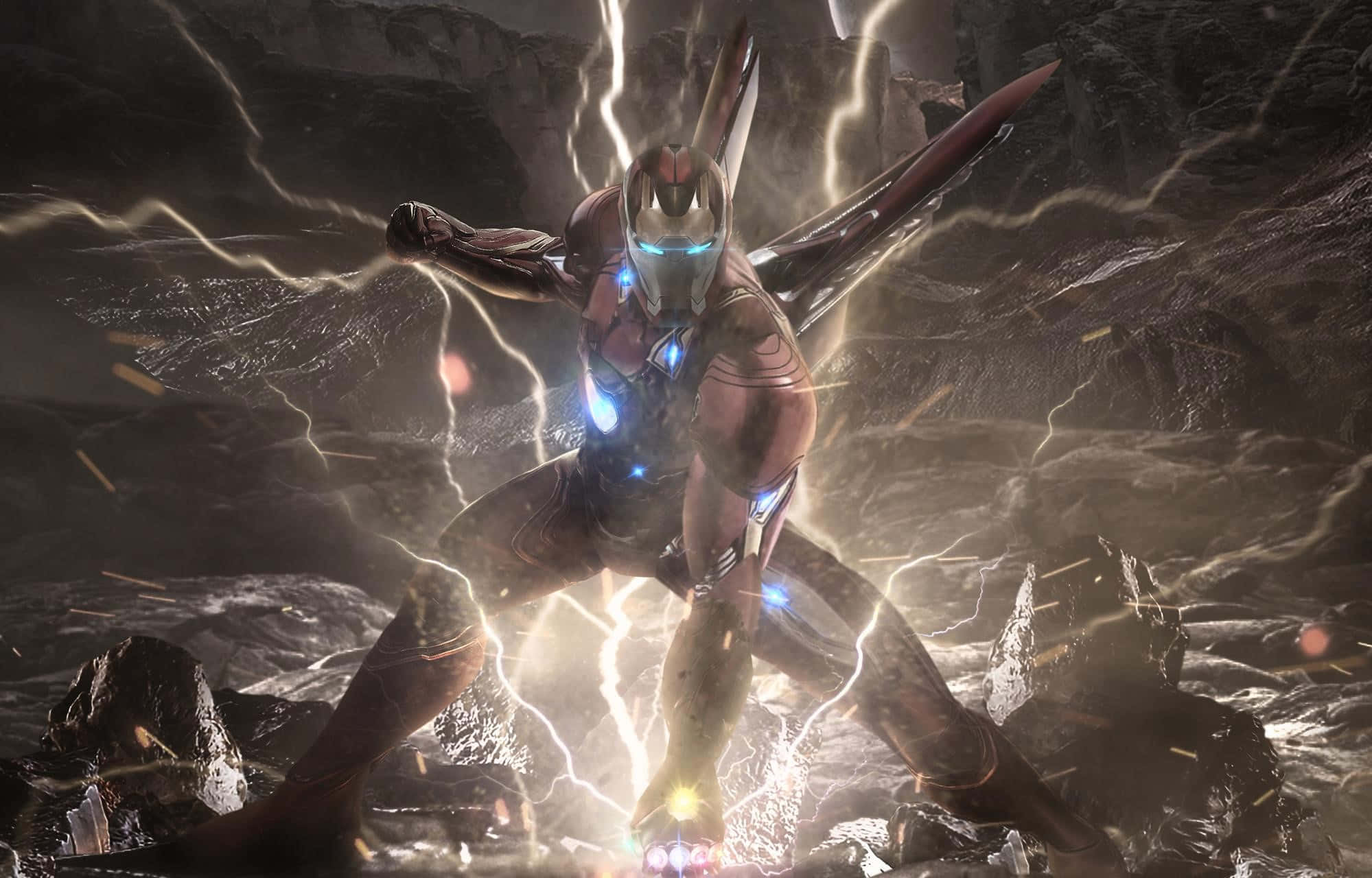 Power Stone 桌布 壁紙 — 鐵甲奇俠站在岩石地形上，周圍環繞著噼啪作響的閃電和發光的藍色能量。
