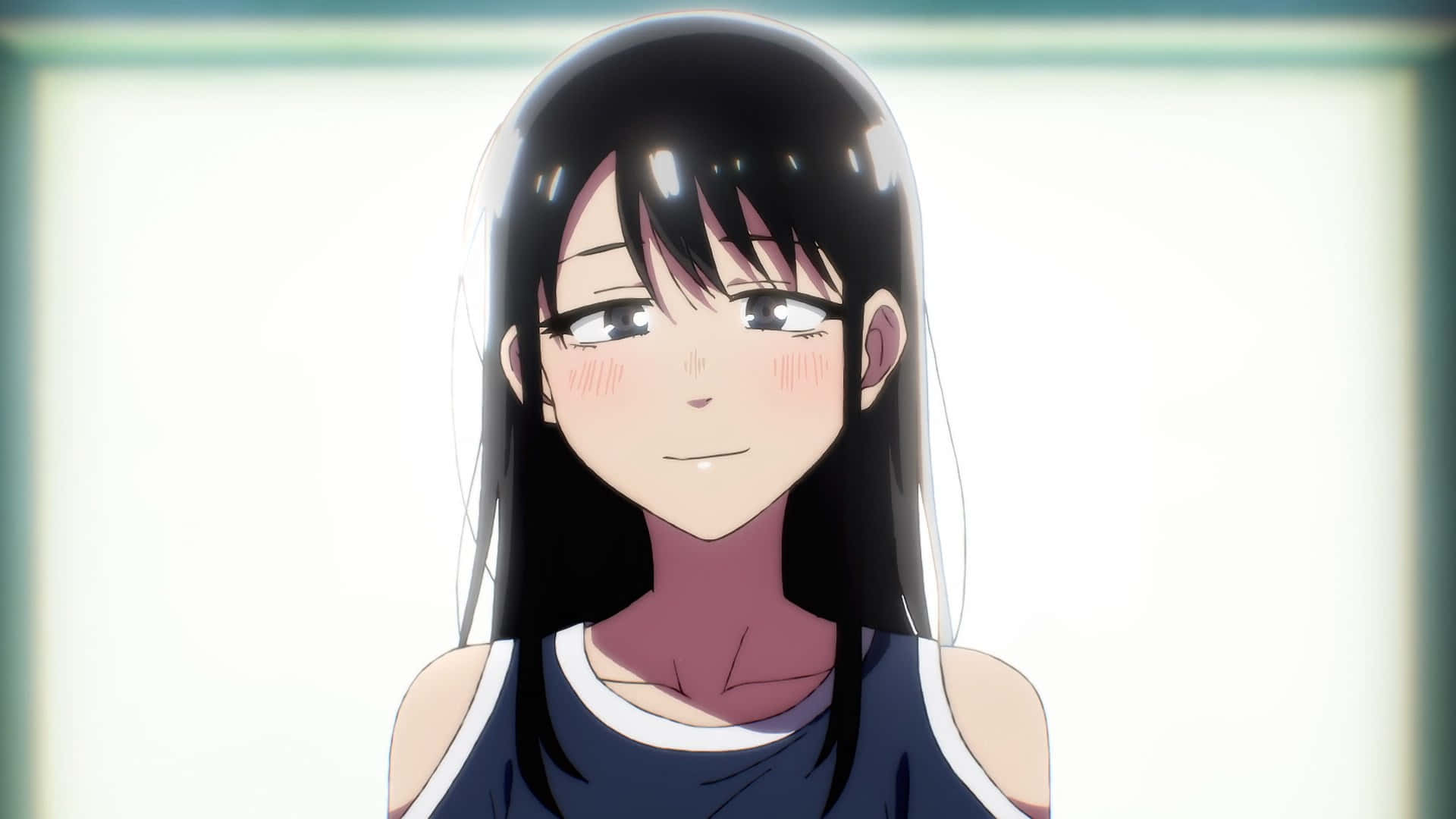 Sumire Kanou 桌布 壁紙 — 長黑髮、玫瑰色臉頰的動漫女孩，穿著深色背心，溫柔微笑。