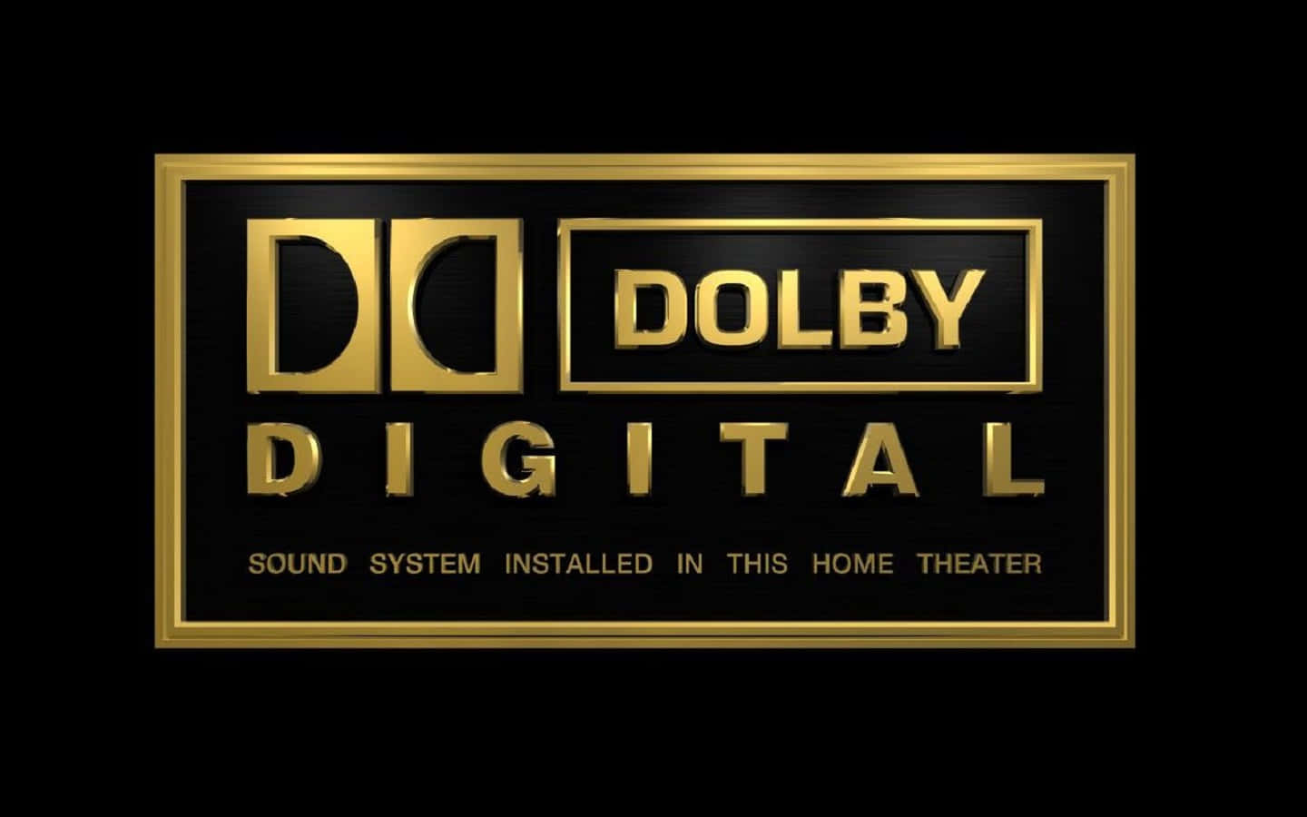 Dolby Digital 桌布 壁紙 — 閃亮的金色Dolby Digital標誌，帶有粗體字和金屬框架，置於純黑背景上。