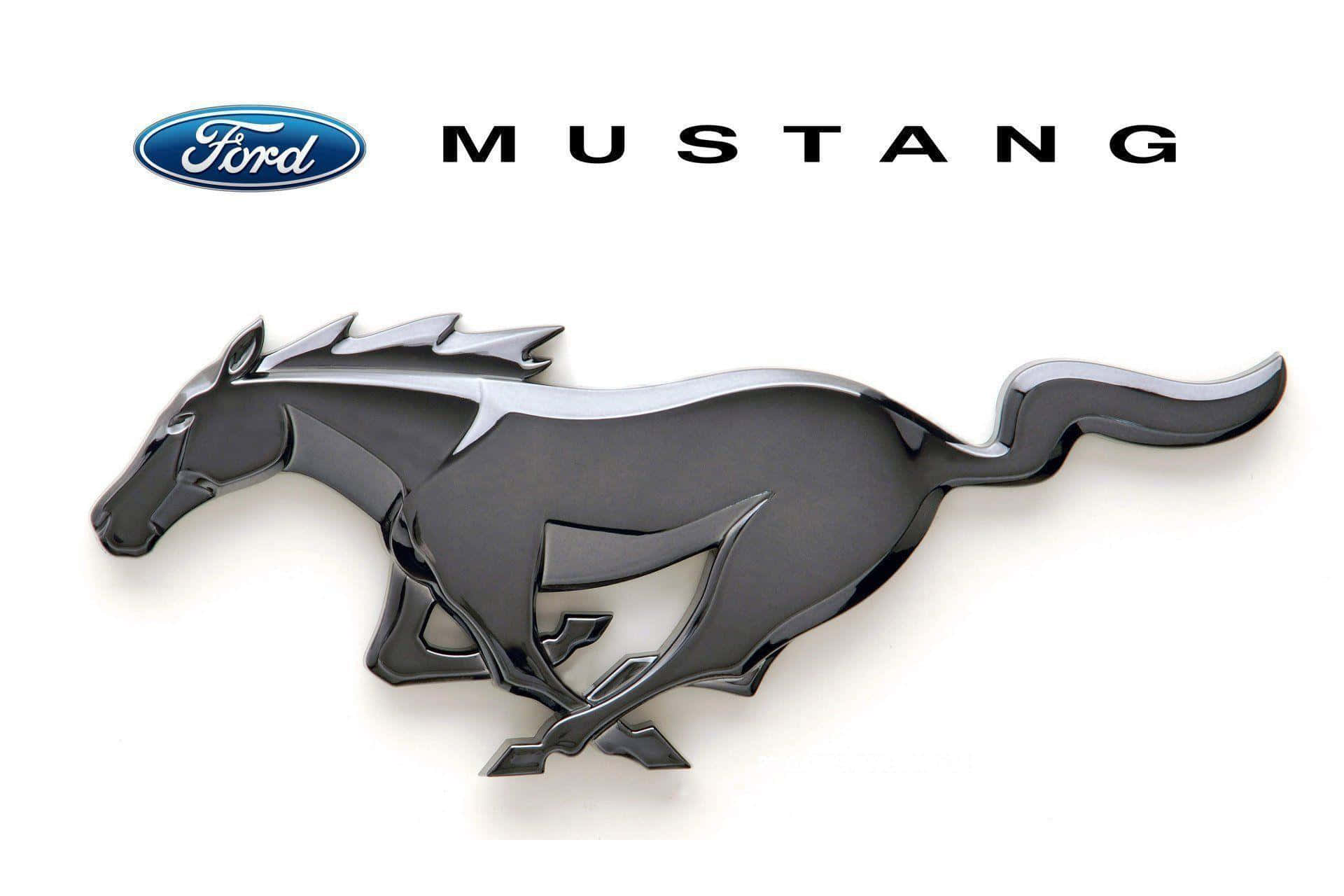 Ford Logo 桌布 壁紙 — 閃亮黑色福特野馬標誌徽章，一匹奔騰的駿馬搭配鍍鉻裝飾，置於純白背景之上。