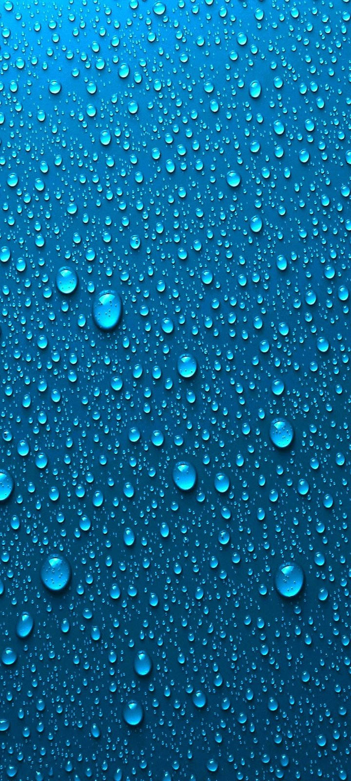 覆蓋著閃爍水滴的藍色表面 — 水 GIF 壁紙