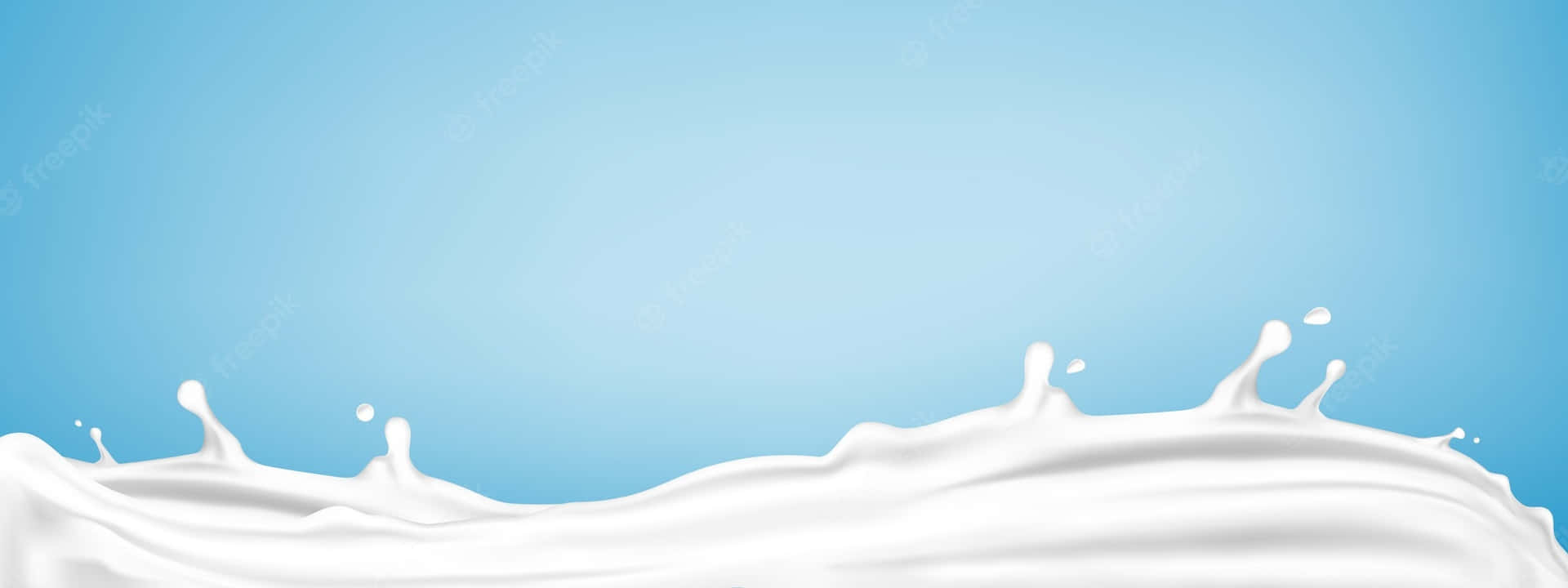 乳白色牛奶飛濺在柔和的藍色漸變背景上。