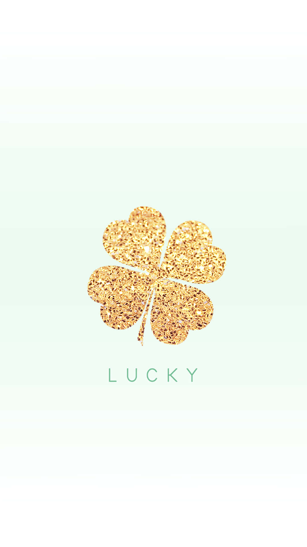金色閃亮四葉草，帶有lucky字樣，置於薄荷綠背景上。