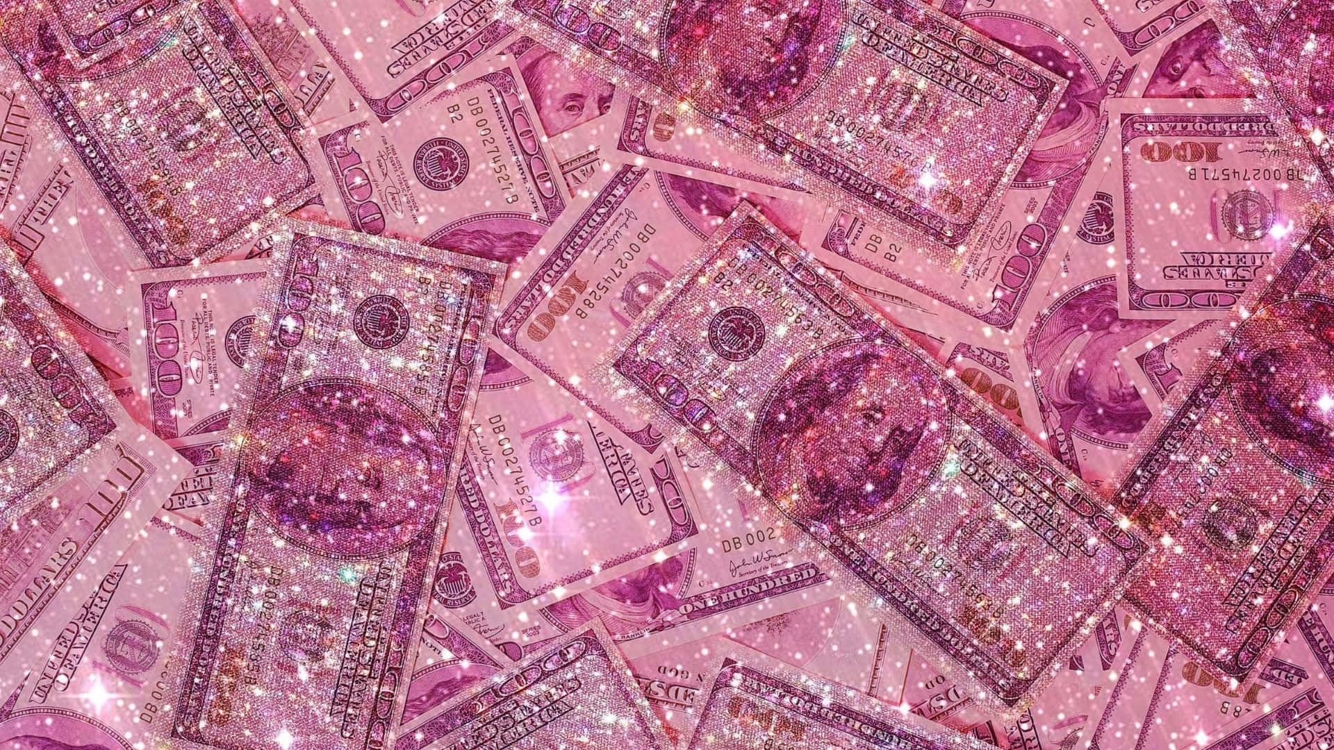 閃耀高解析度金箔背景 壁紙 — 一堆帶有粉紅色調的百元美鈔，閃爍著閃亮顆粒。