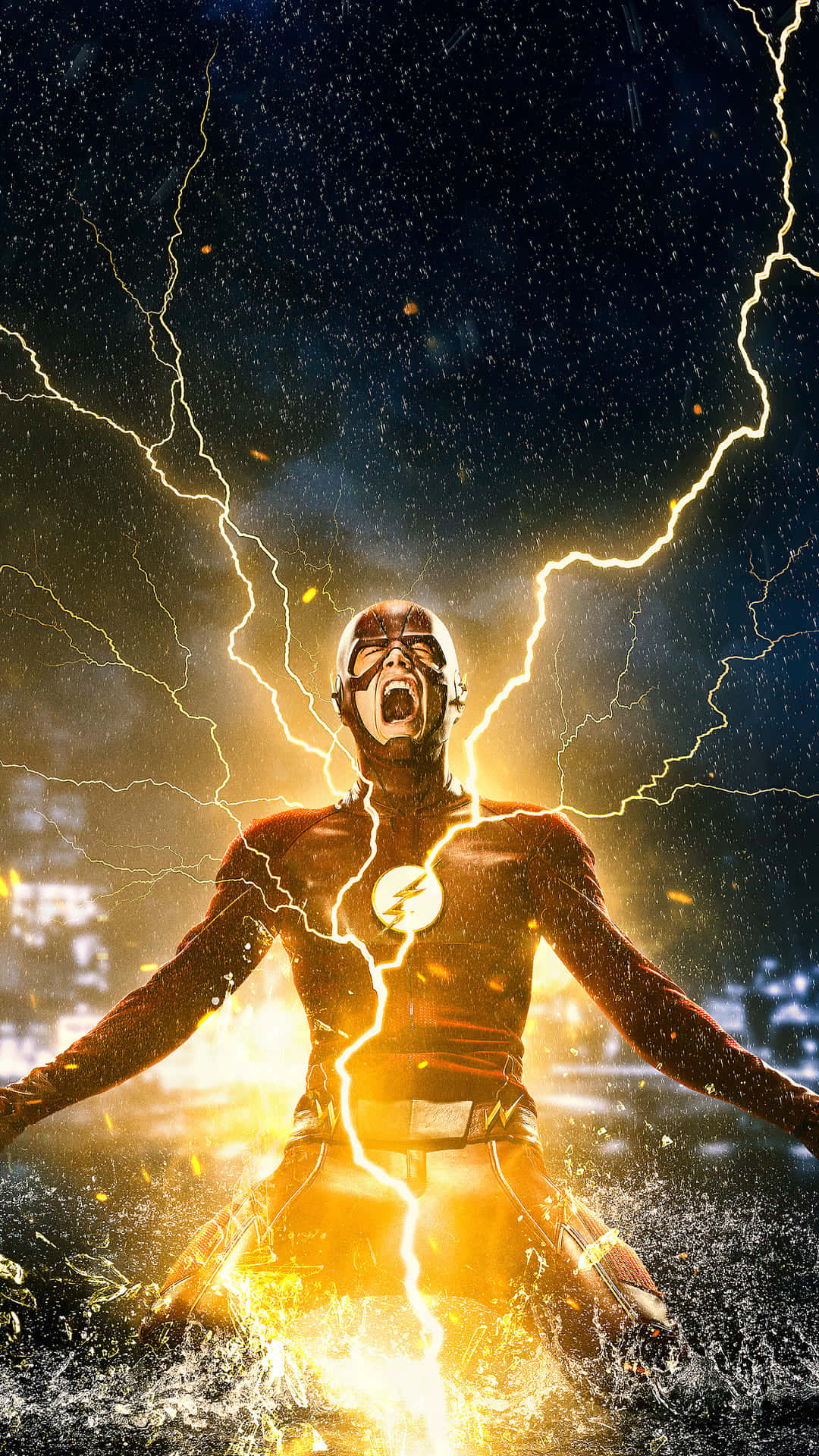 閃電俠 桌布 壁紙 — 閃電俠在黑暗暴風雨的天空背景下，閃電在他周圍劈啪作響，他張開雙臂咆哮。