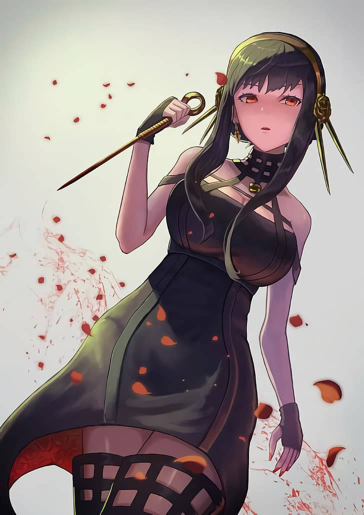 間諜家家酒 Thorn Princess 持匕首 壁紙 — 一位黑髮動漫女孩穿著黑色連衣裙，手持金色法杖，紅色花瓣在她周圍旋轉，背景蒼白。