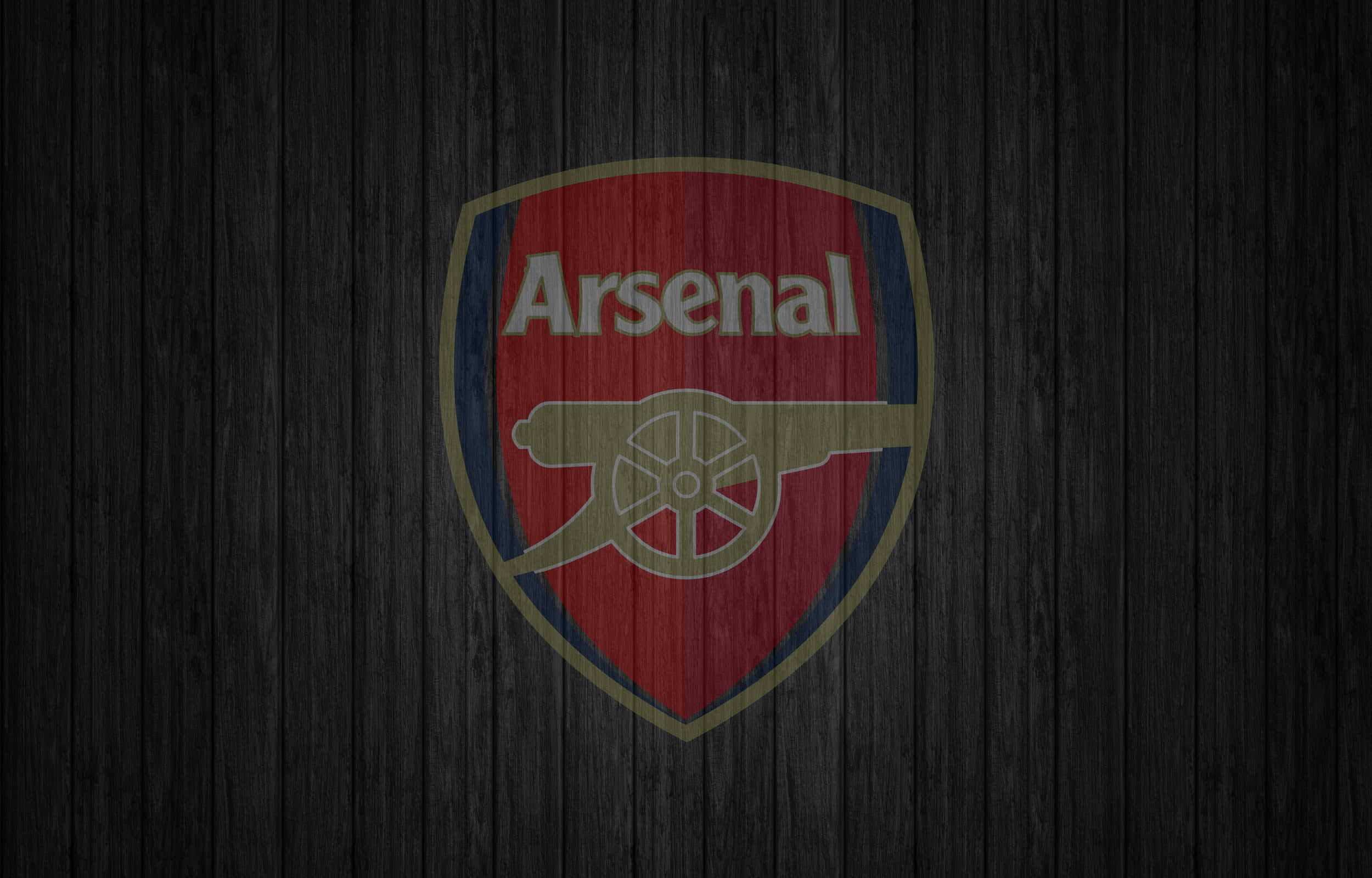 Arsenal 桌布 壁紙 — 阿仙奴足球會徽章居中置於深色紋理木質背景上，帶有紅、金、藍色。