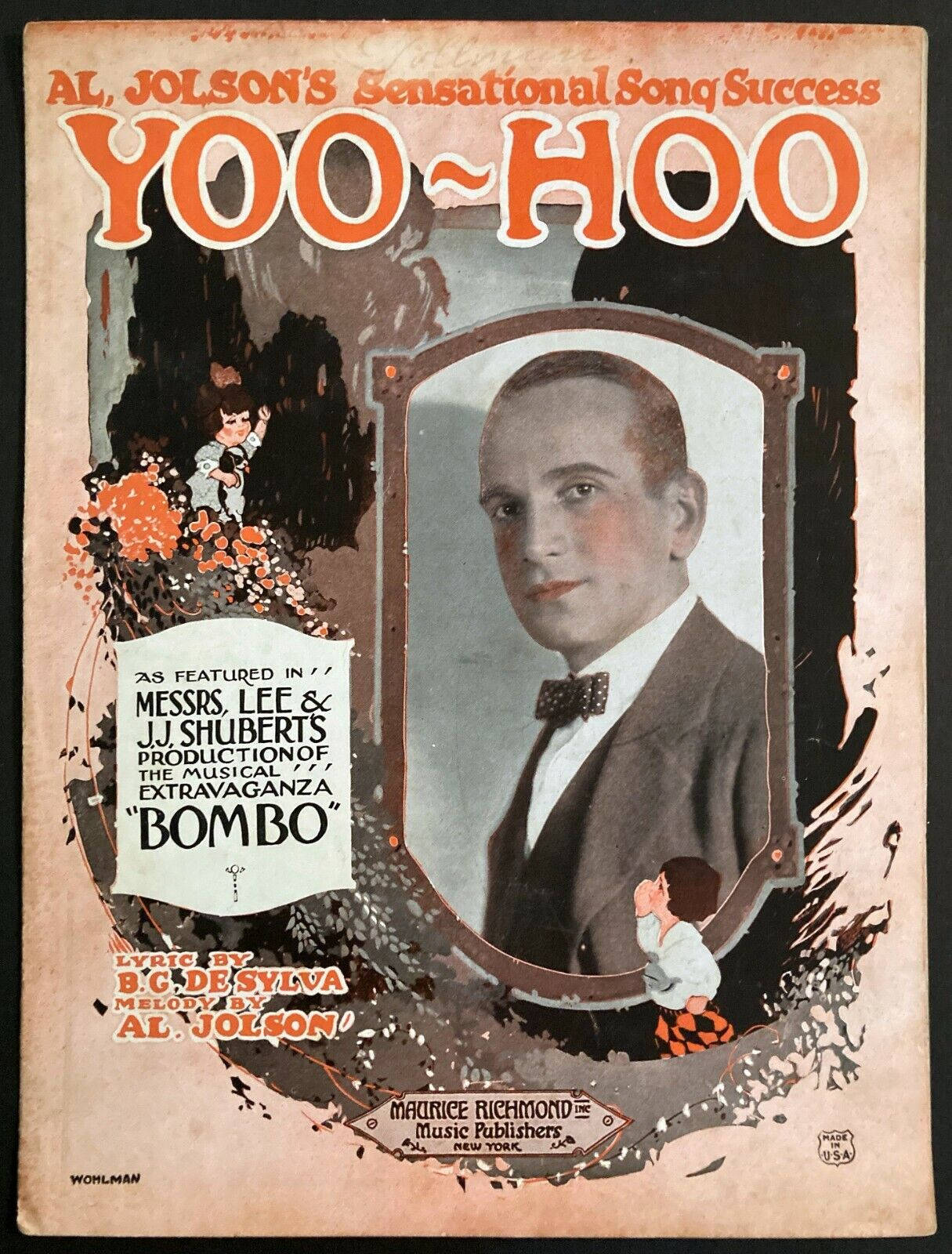 阿爾·喬爾森 驚人歌曲成功 壁紙 — 1920年代復古樂譜封面，收錄Al Jolson的《Yoo-Hoo》， featuring 他的肖像和華麗花卉插圖。
