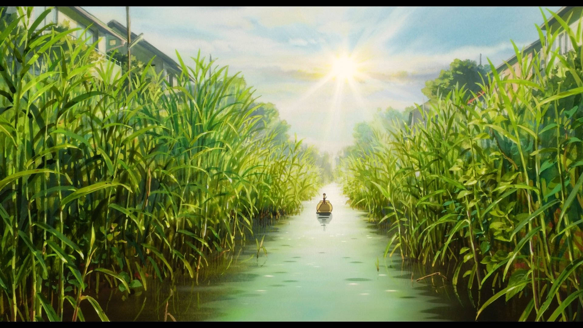 一艘小船在強烈的陽光下穿行於狹窄的水道，周圍是高高的綠色蘆葦。