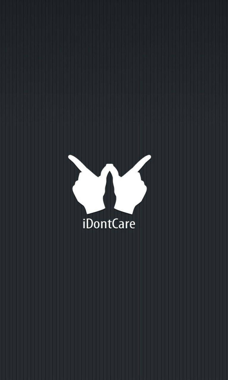 兩隻手指向上，文字 iDontCare 喺深色有紋理背景上。