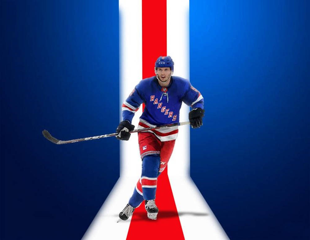 穿著 Rangers 球衣的冰球運動員滑冰穿過紅、白、藍隧道。