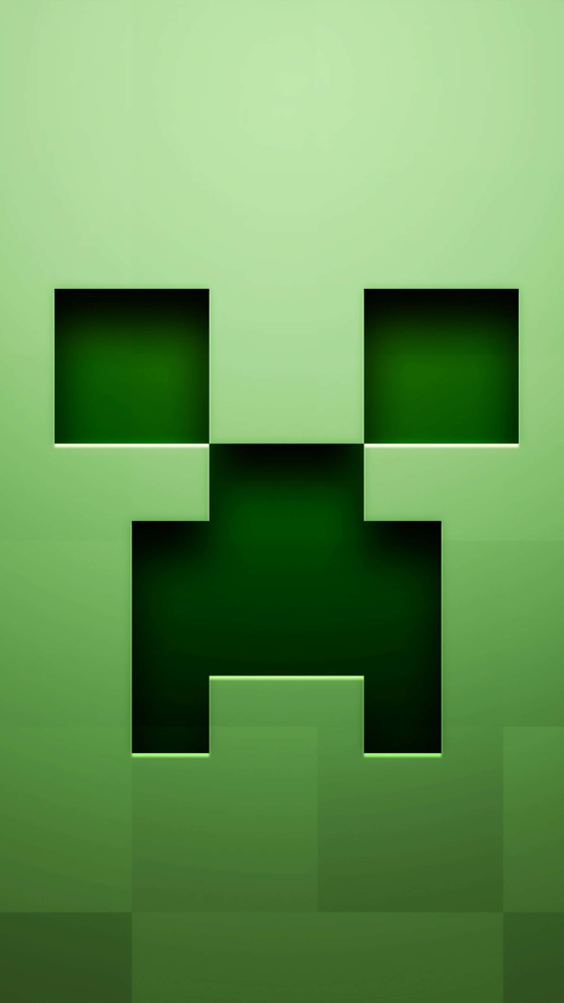 雕刻苦力怕表面像素3我的世界背景 壁紙 — Minecraft 中像素化的綠色苦力怕臉孔，帶有發光的眼睛和猙獰的笑容，背景為綠色漸變。